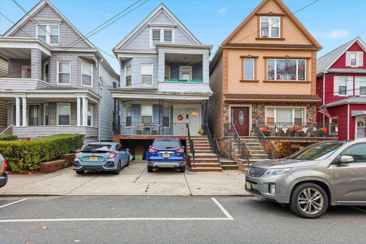 Bayonne, NJ 07001,98 WEST 47TH ST