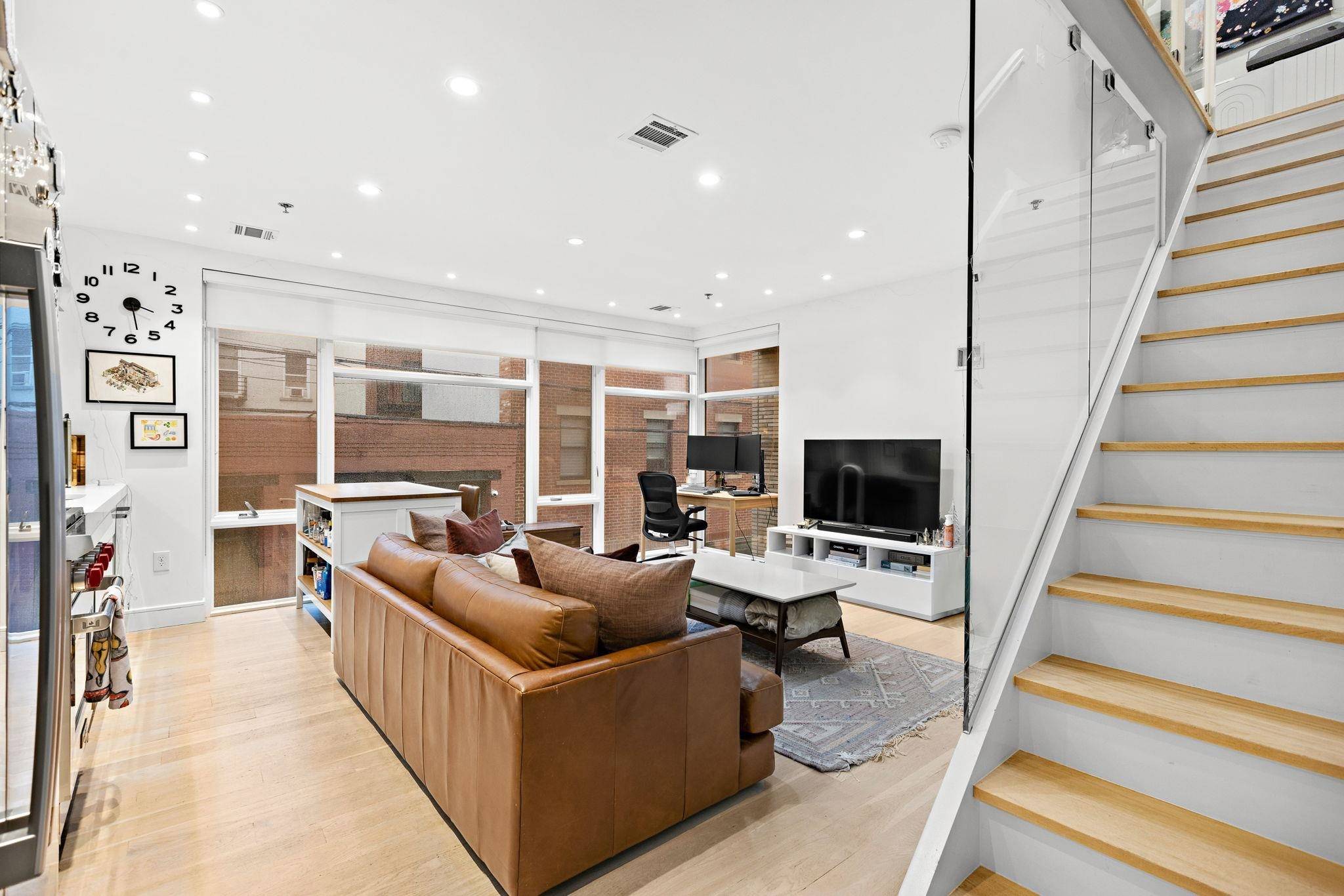 Hoboken, NJ 07030,313 WASHINGTON ST #7