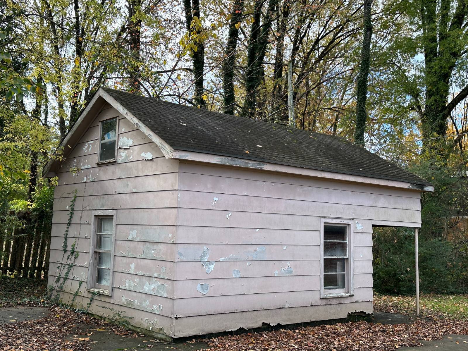 Paris, TN 38242,707 E Wood St