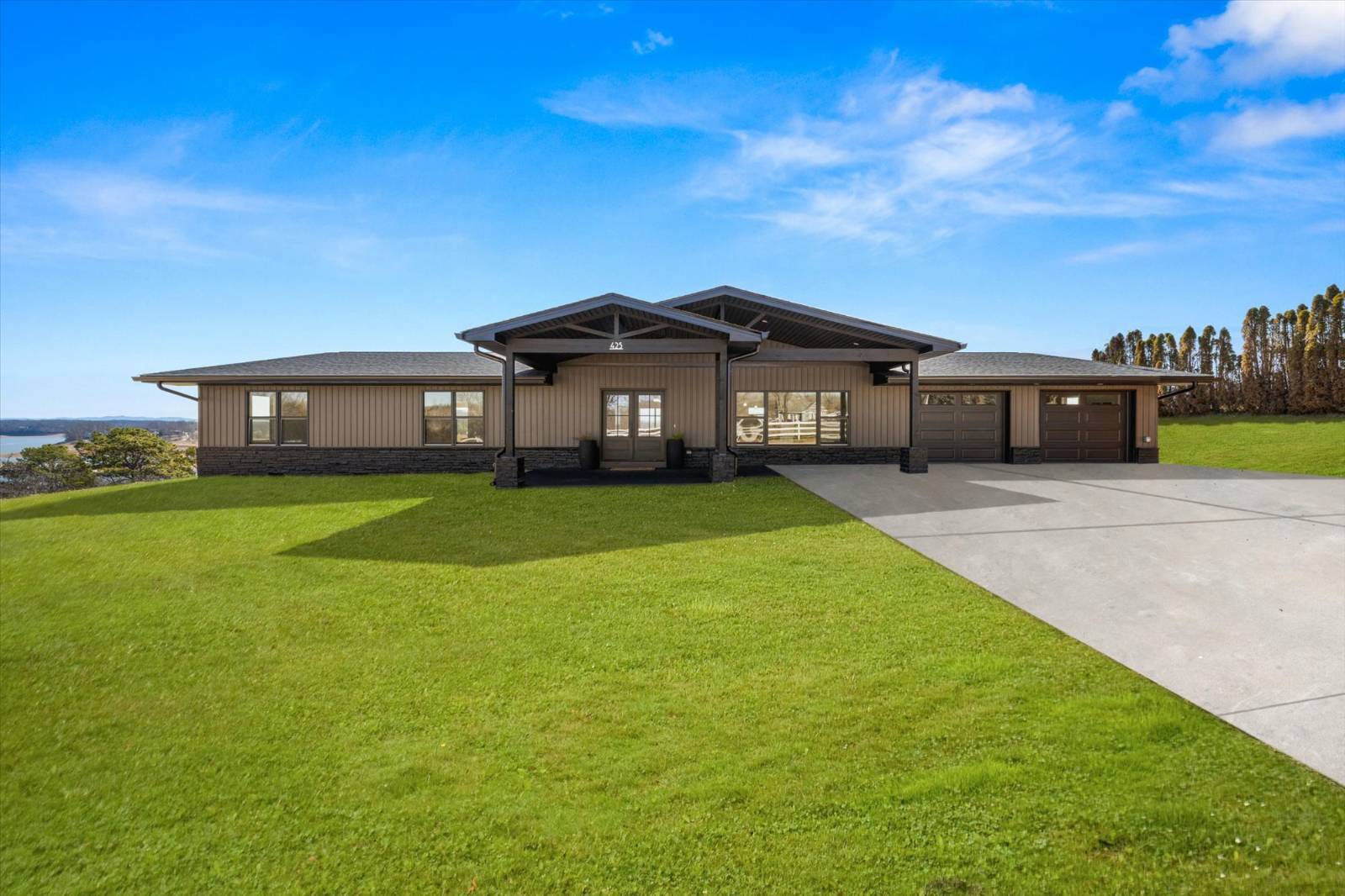 Dandridge, TN 37725,425 Hampton Way