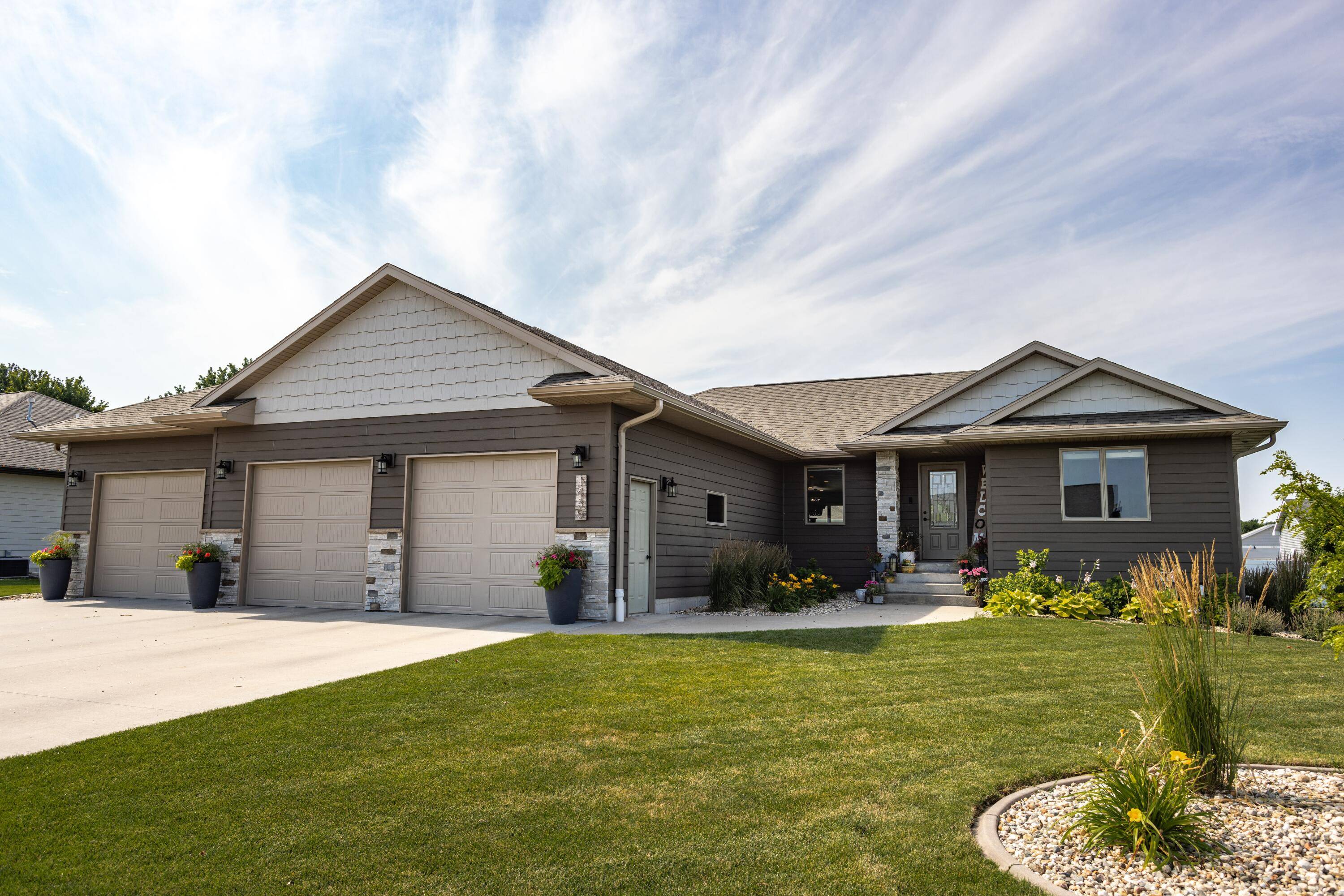 Mitchell, SD 57301,1435 Country Dr