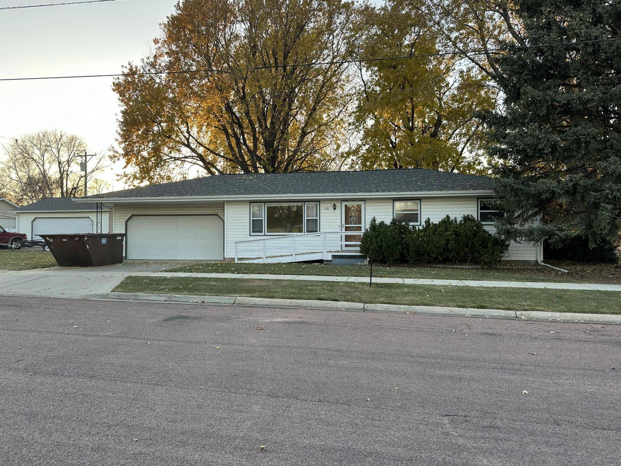 Mitchell, SD 57301,1321 N Langdon St