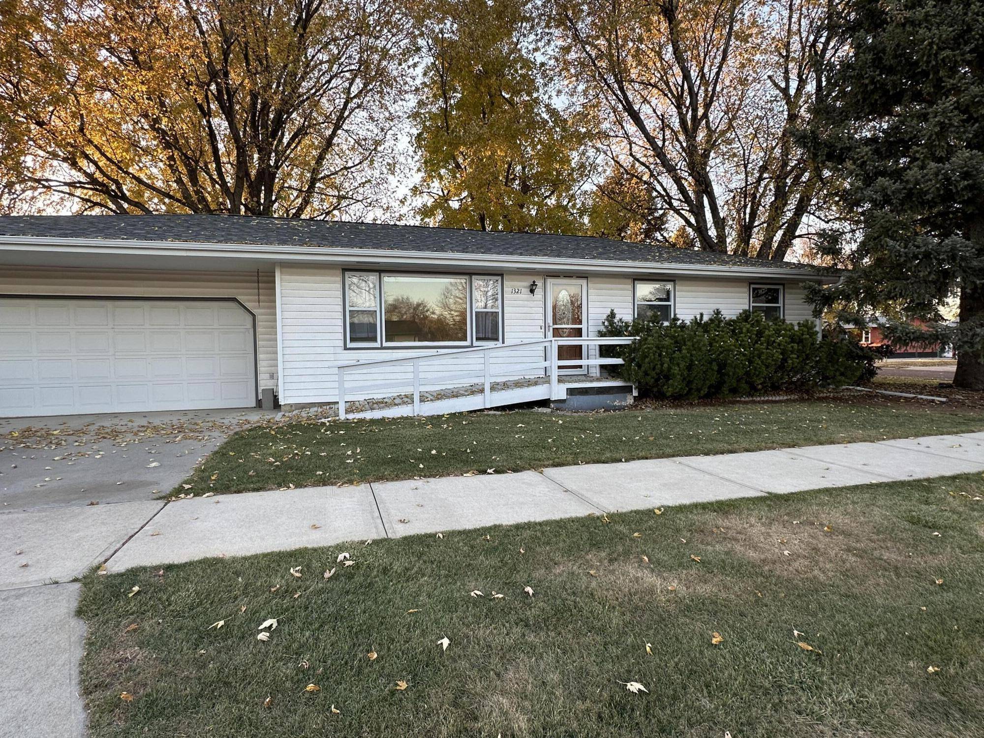 Mitchell, SD 57301,1321 N Langdon St