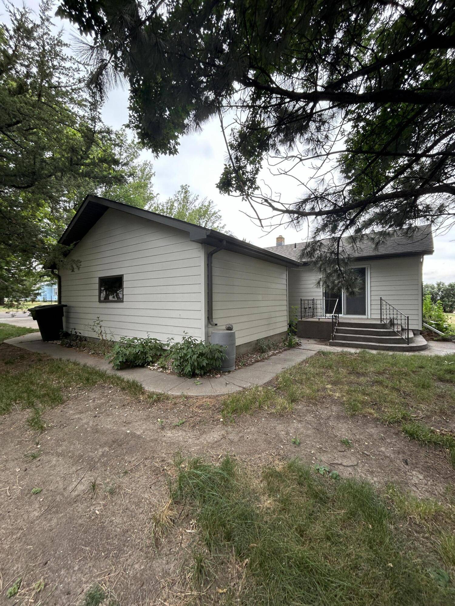 Tripp, SD 57376,102 S Hassett St