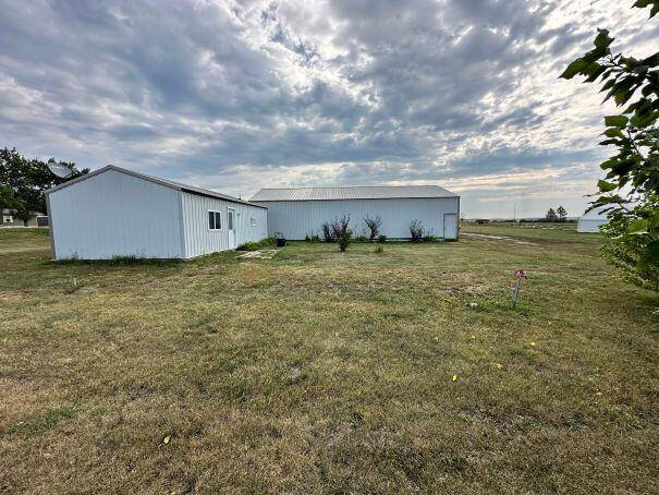 Akaska, SD 57420,313 142nd St