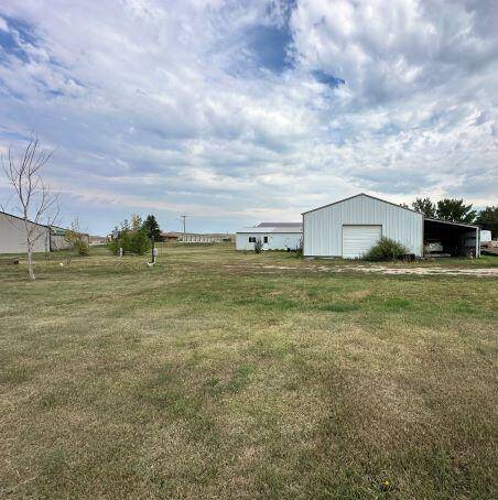 Akaska, SD 57420,313 142nd St