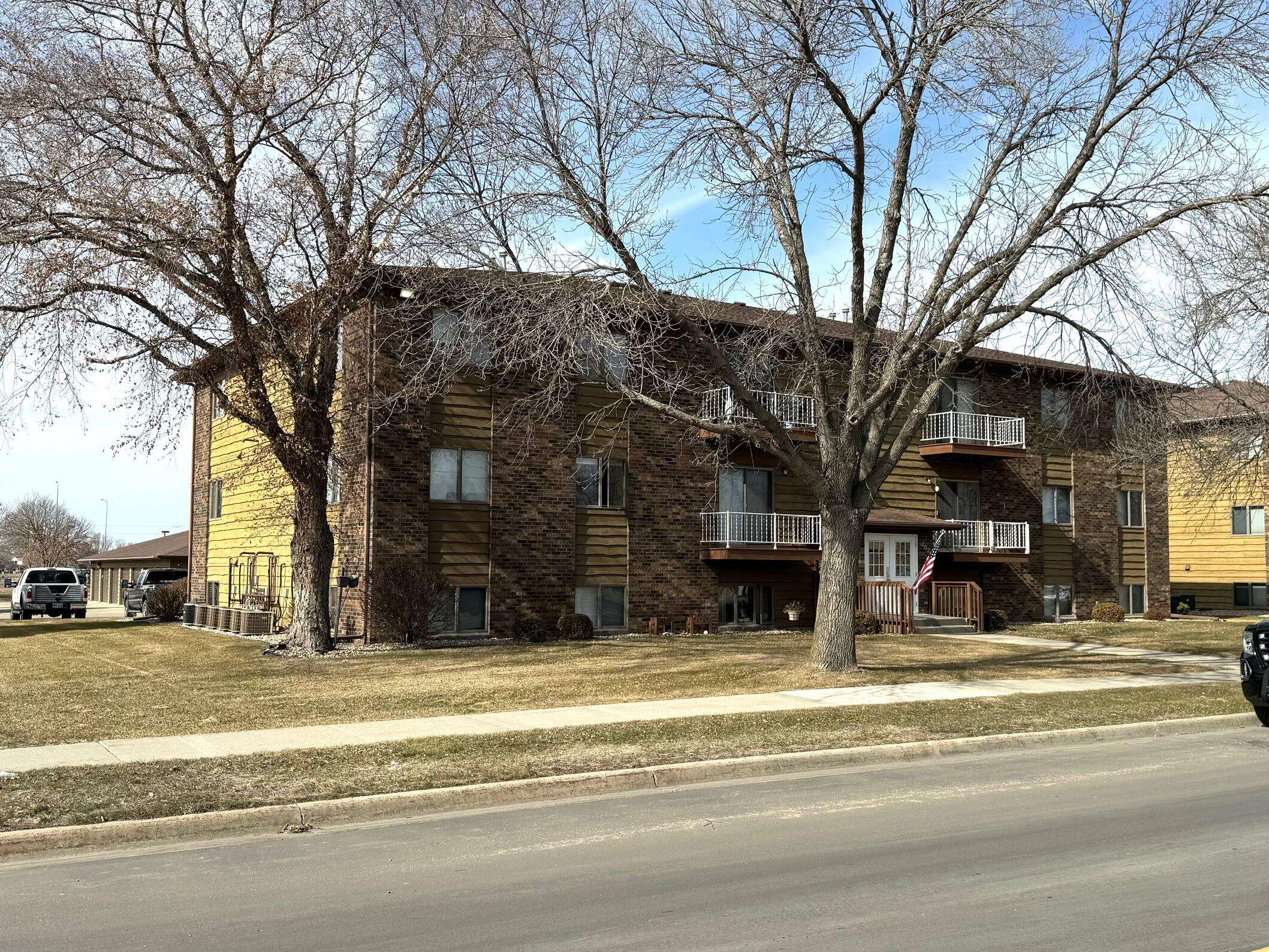 Mitchell, SD 57301,2021-2231 N Kimball St