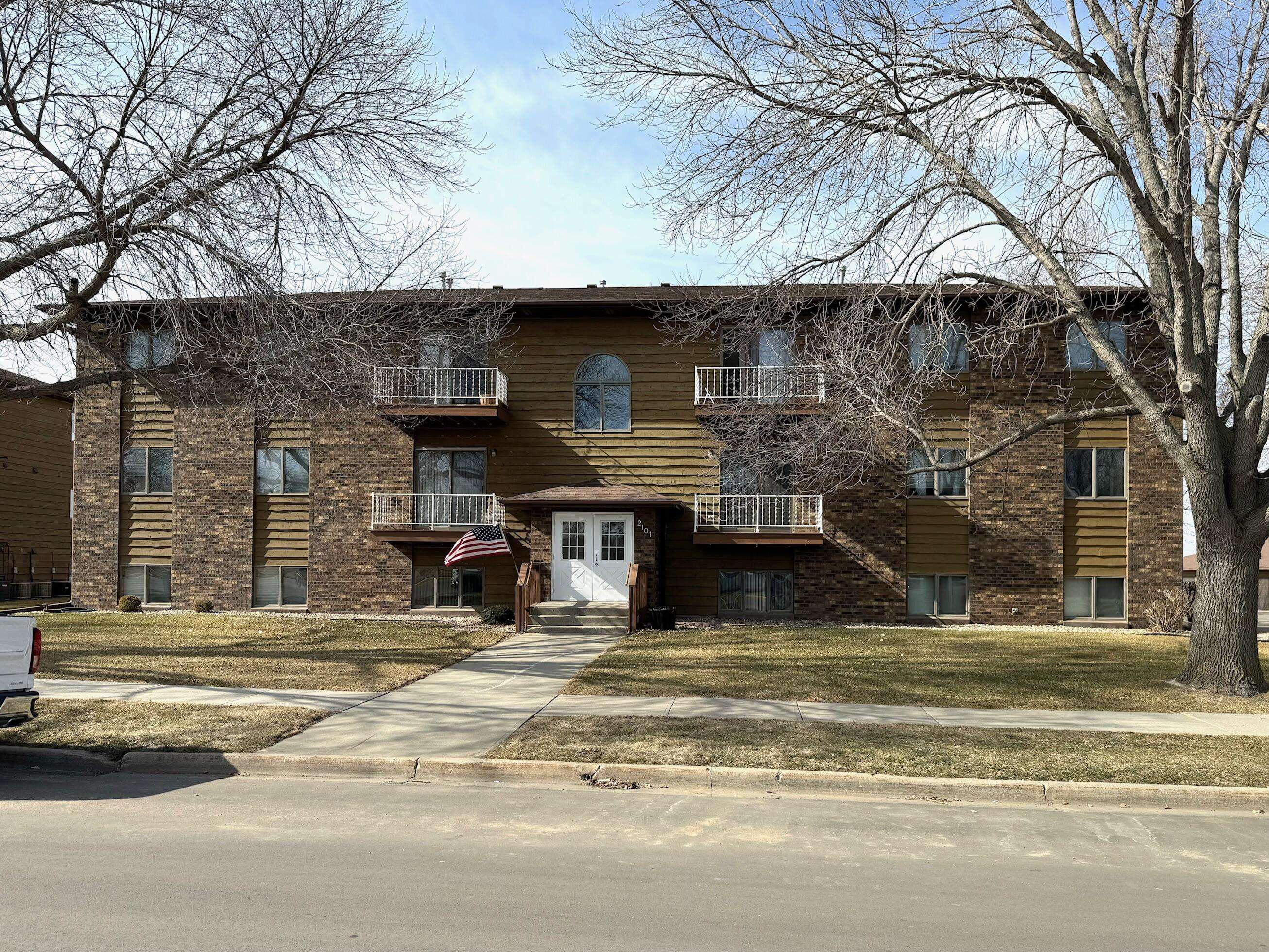 Mitchell, SD 57301,2021-2231 N Kimball St