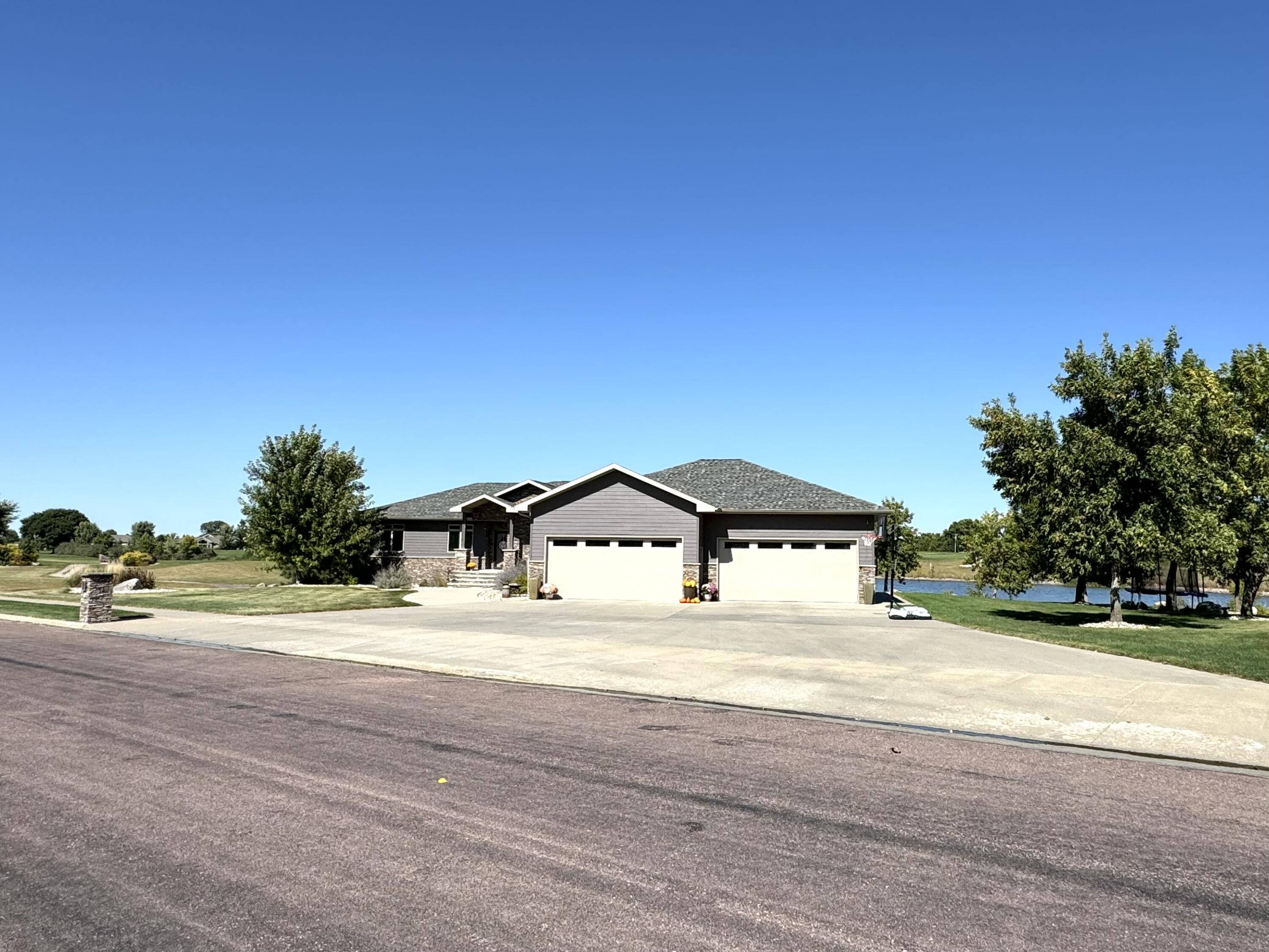 Mitchell, SD 57301,2404 Dean Dr