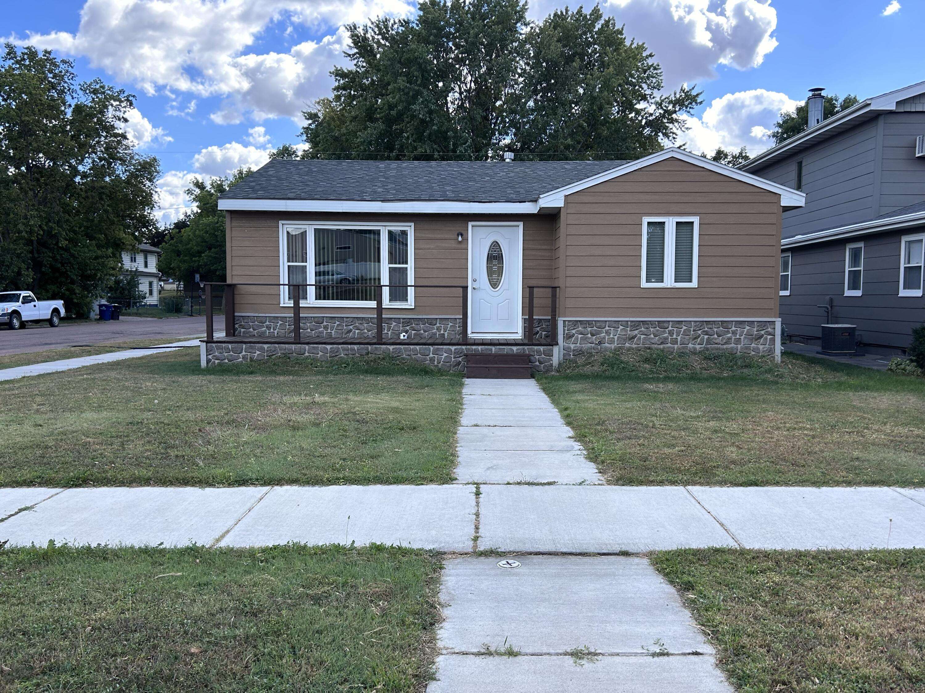 Mitchell, SD 57301,1101 W 7th Ave