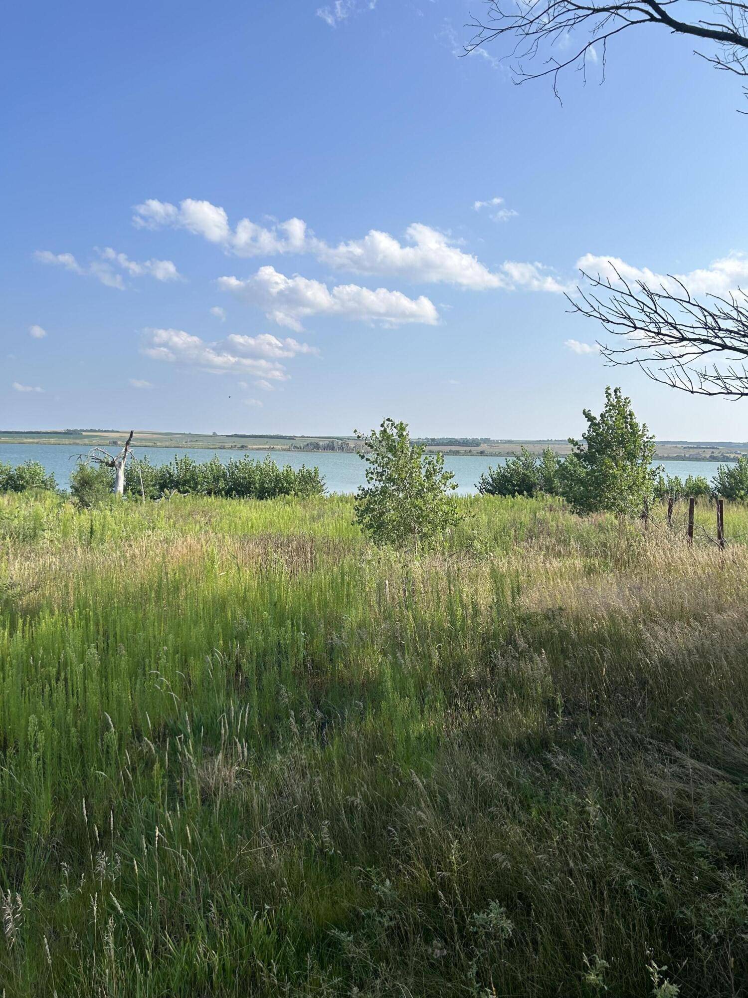 Lake Andes, SD 57356,313 Lake Side