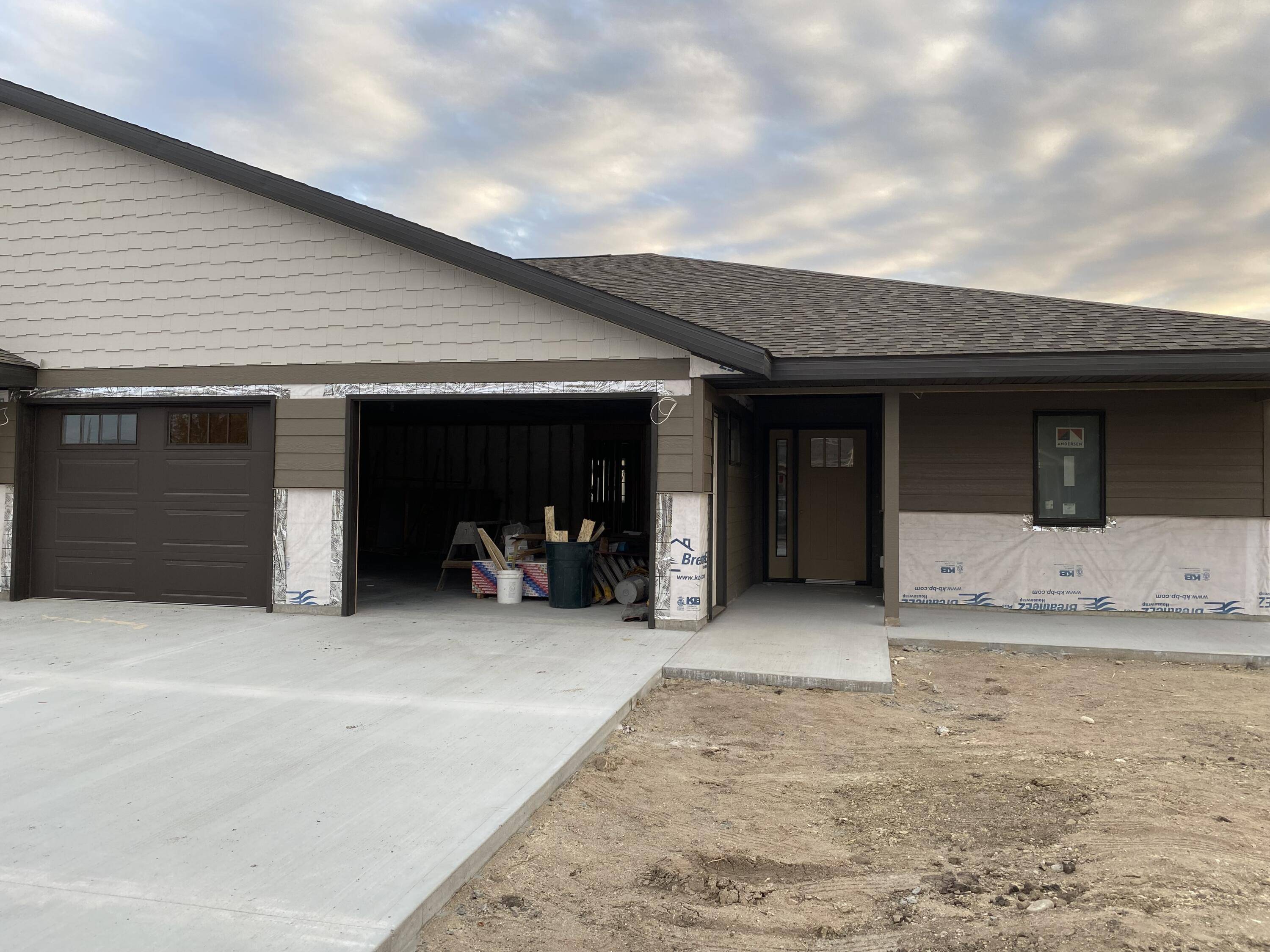 Mitchell, SD 57301,811 W Pine Ave