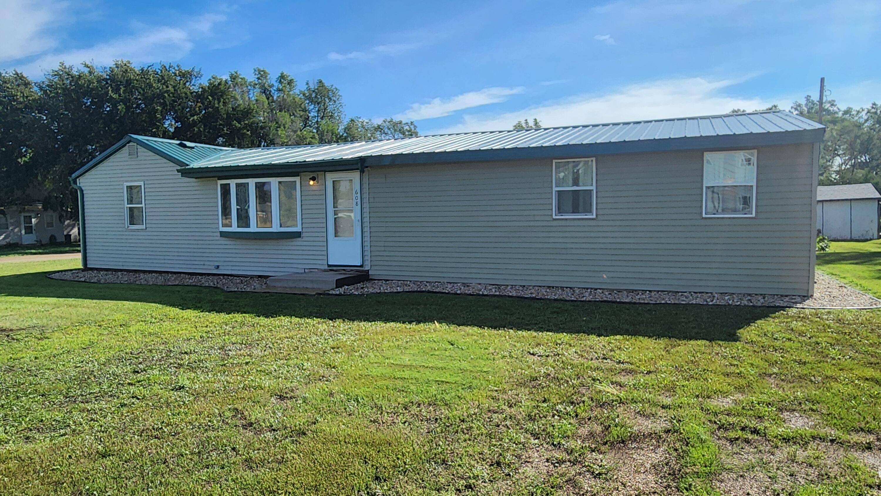 Wessington Springs, SD 57382,608 N Barrett Ave