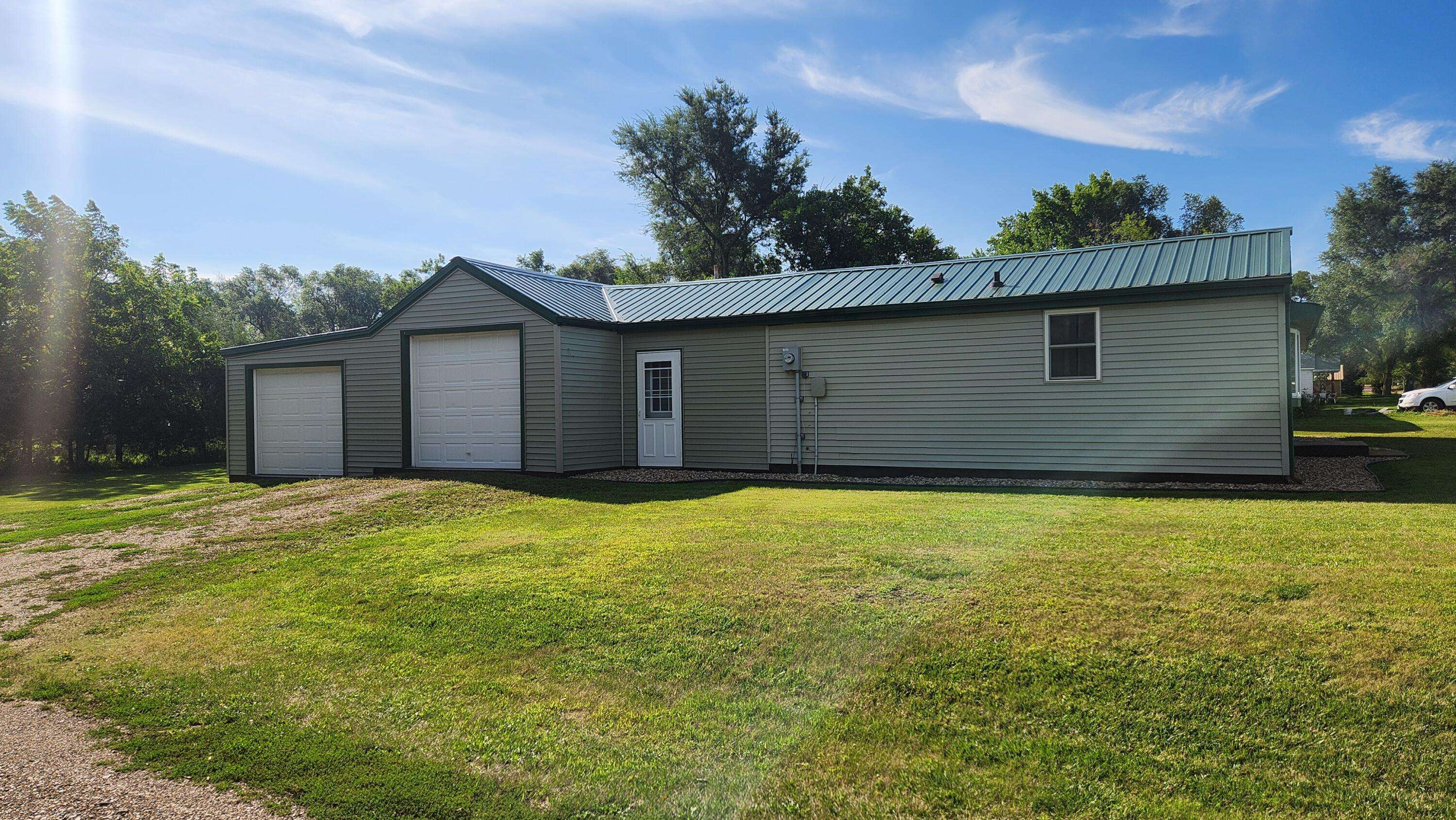 Wessington Springs, SD 57382,608 N Barrett Ave