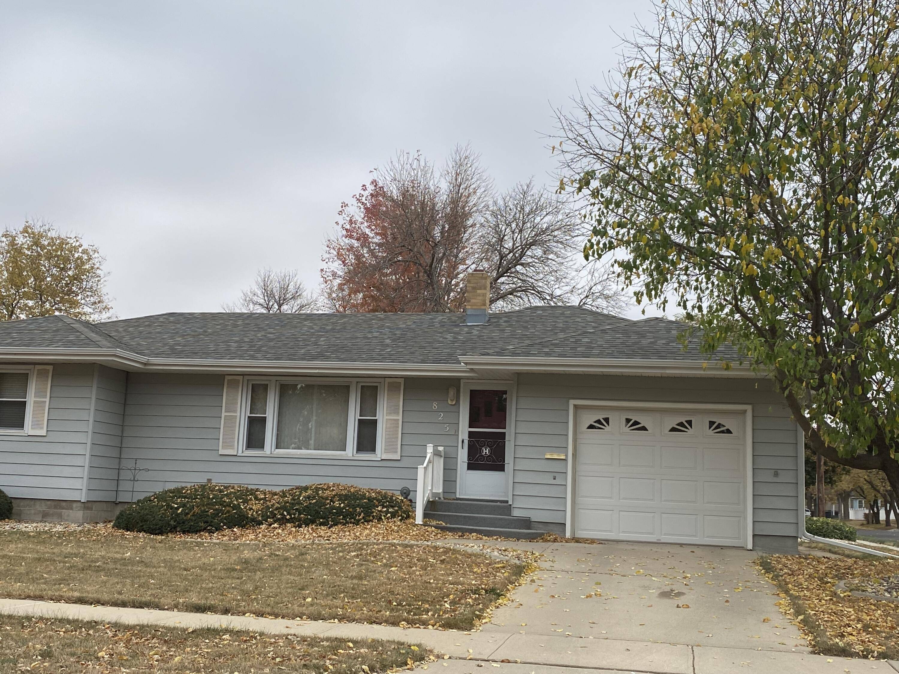 Mitchell, SD 57301,825 W 6th Ave