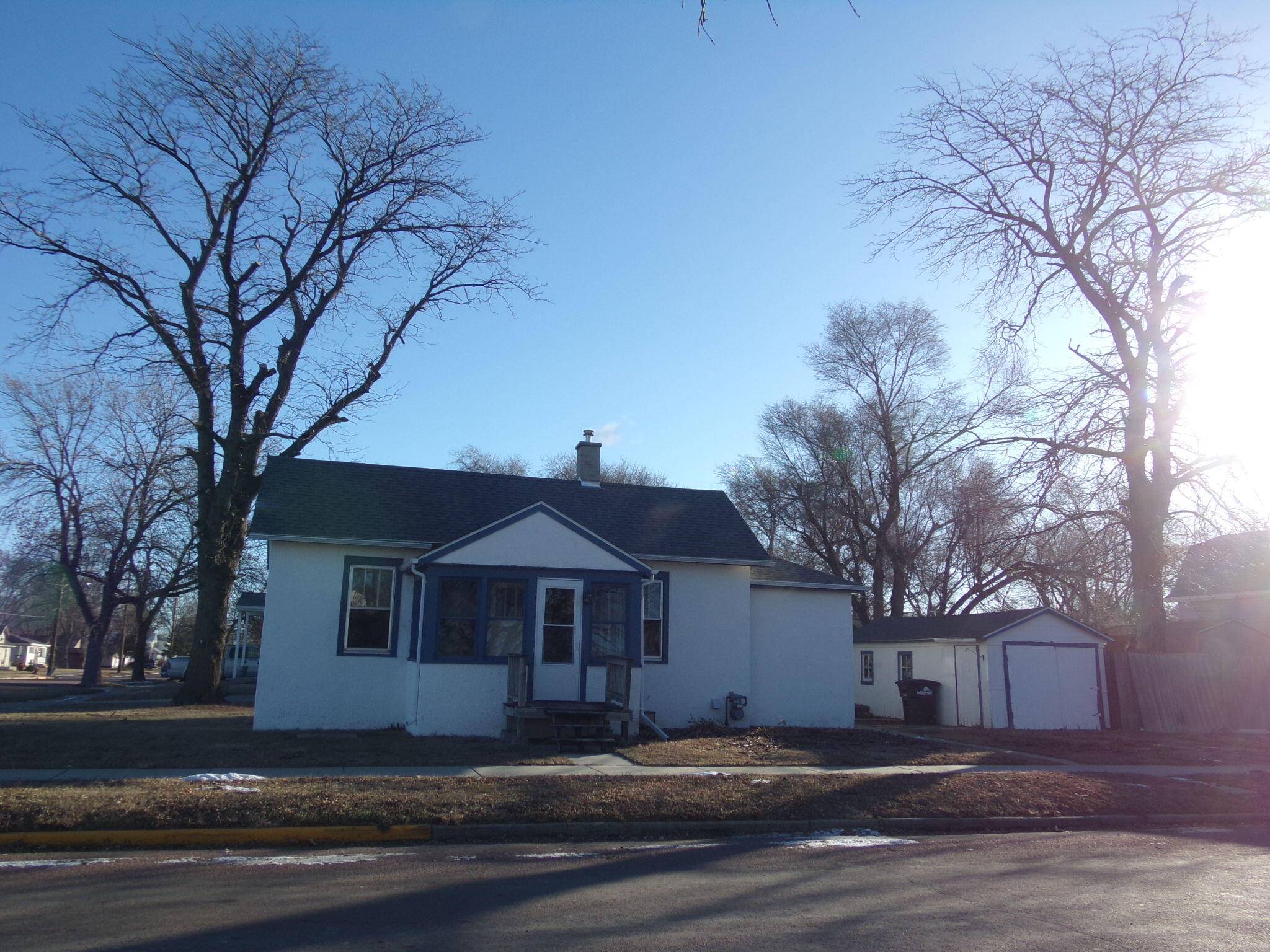 Mitchell, SD 57301,1122 N Lawler St