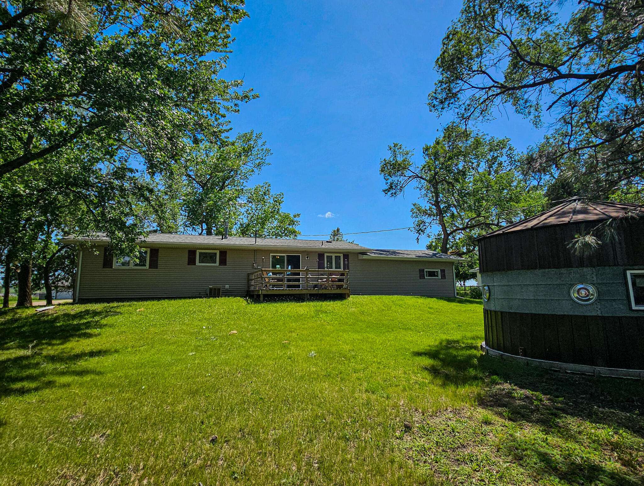 Lake Andes, SD 57356,931 Lake St