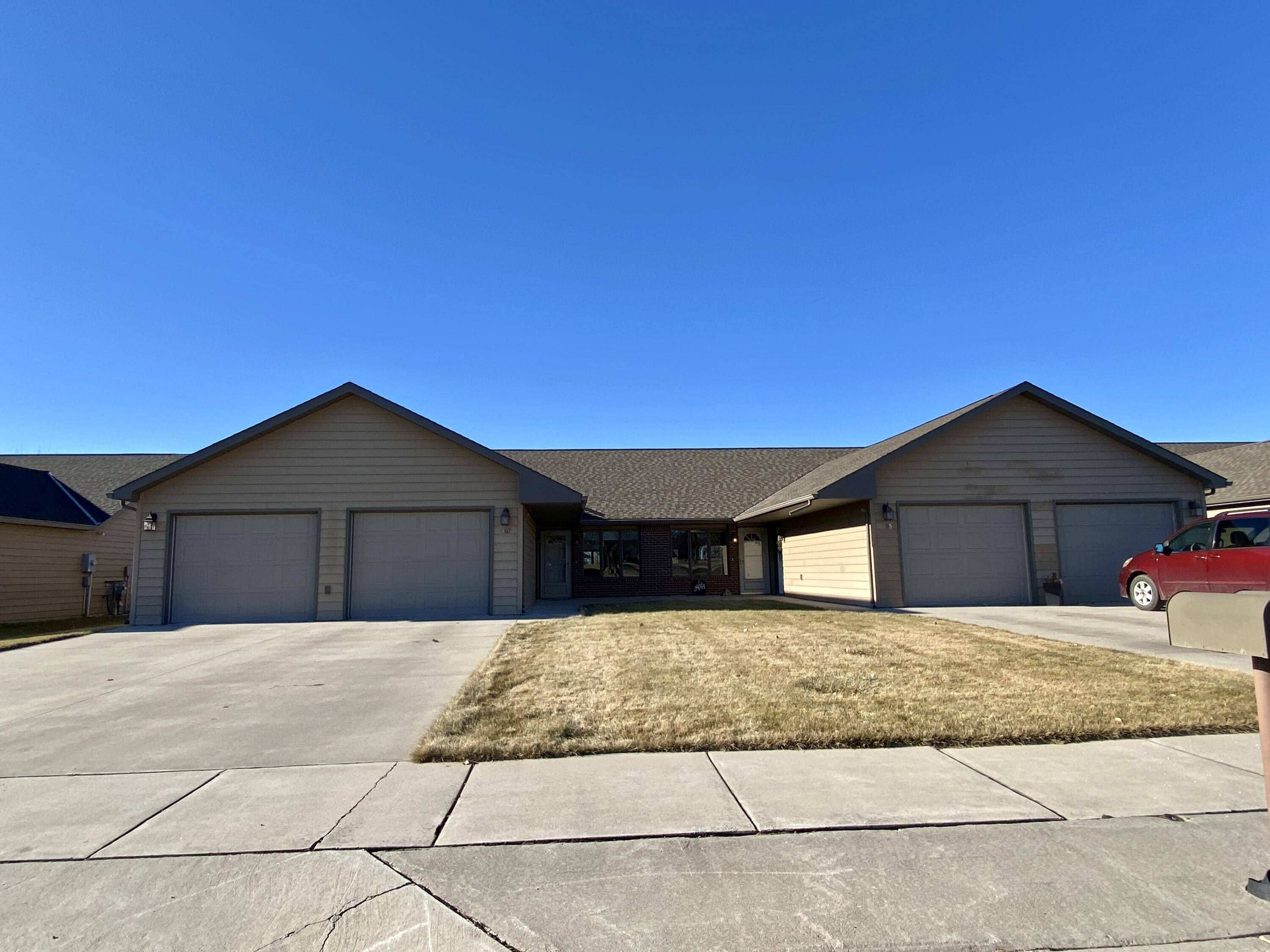 Mitchell, SD 57301,1105/1107 S Anderson St