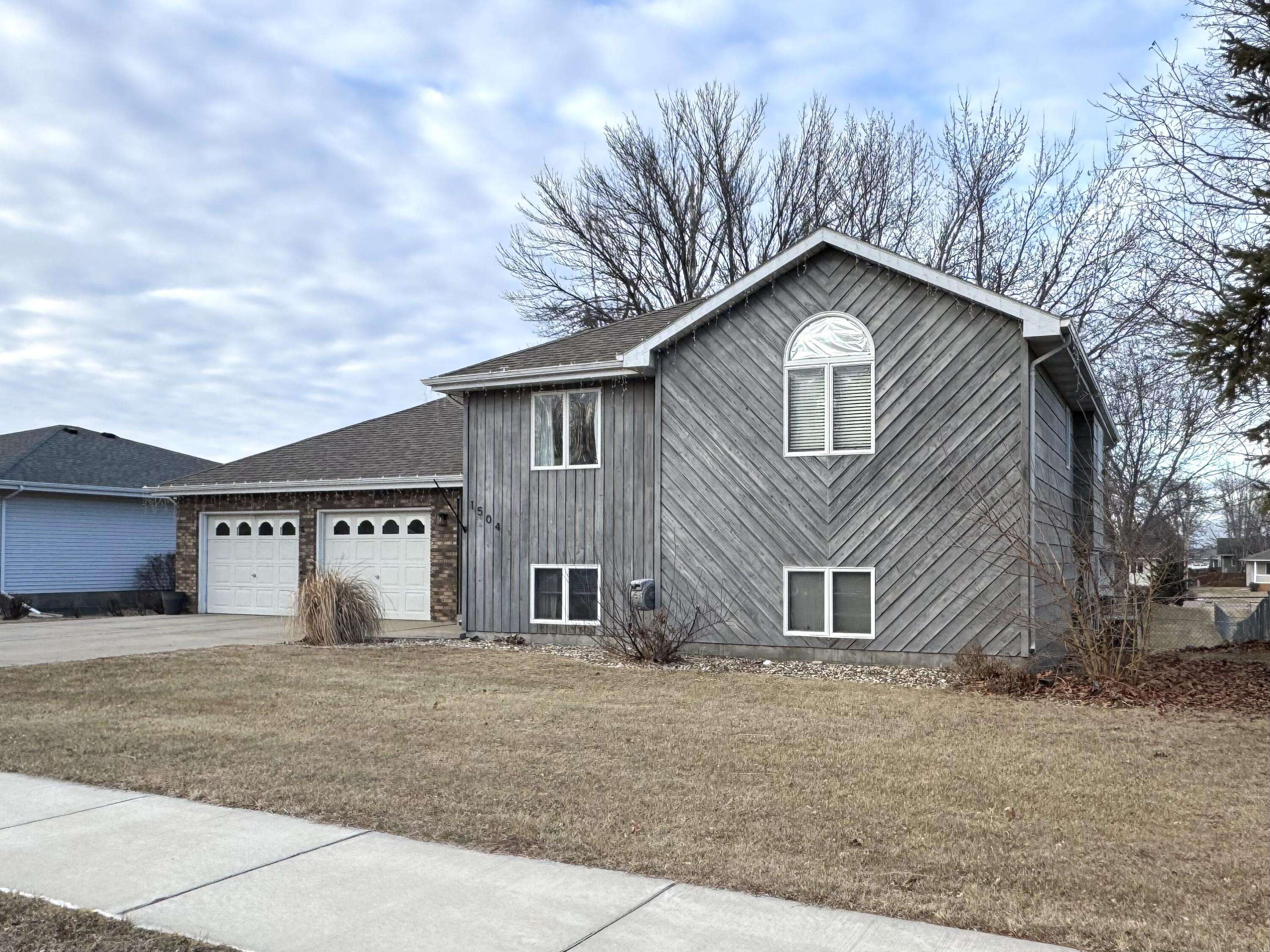 Mitchell, SD 57301,1504 Pebble Beach Rd