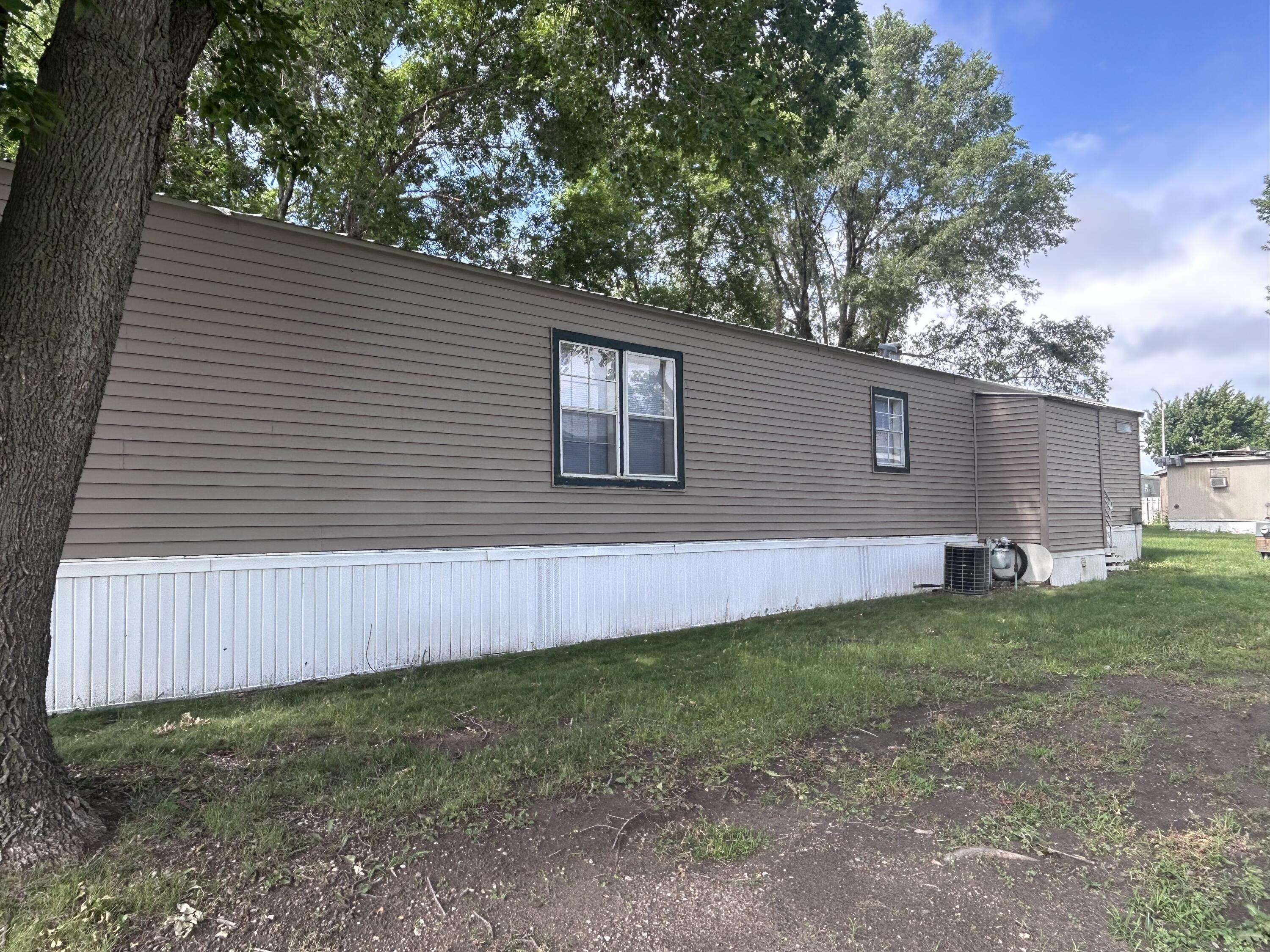 Mitchell, SD 57301,1401 S Main Lot 164