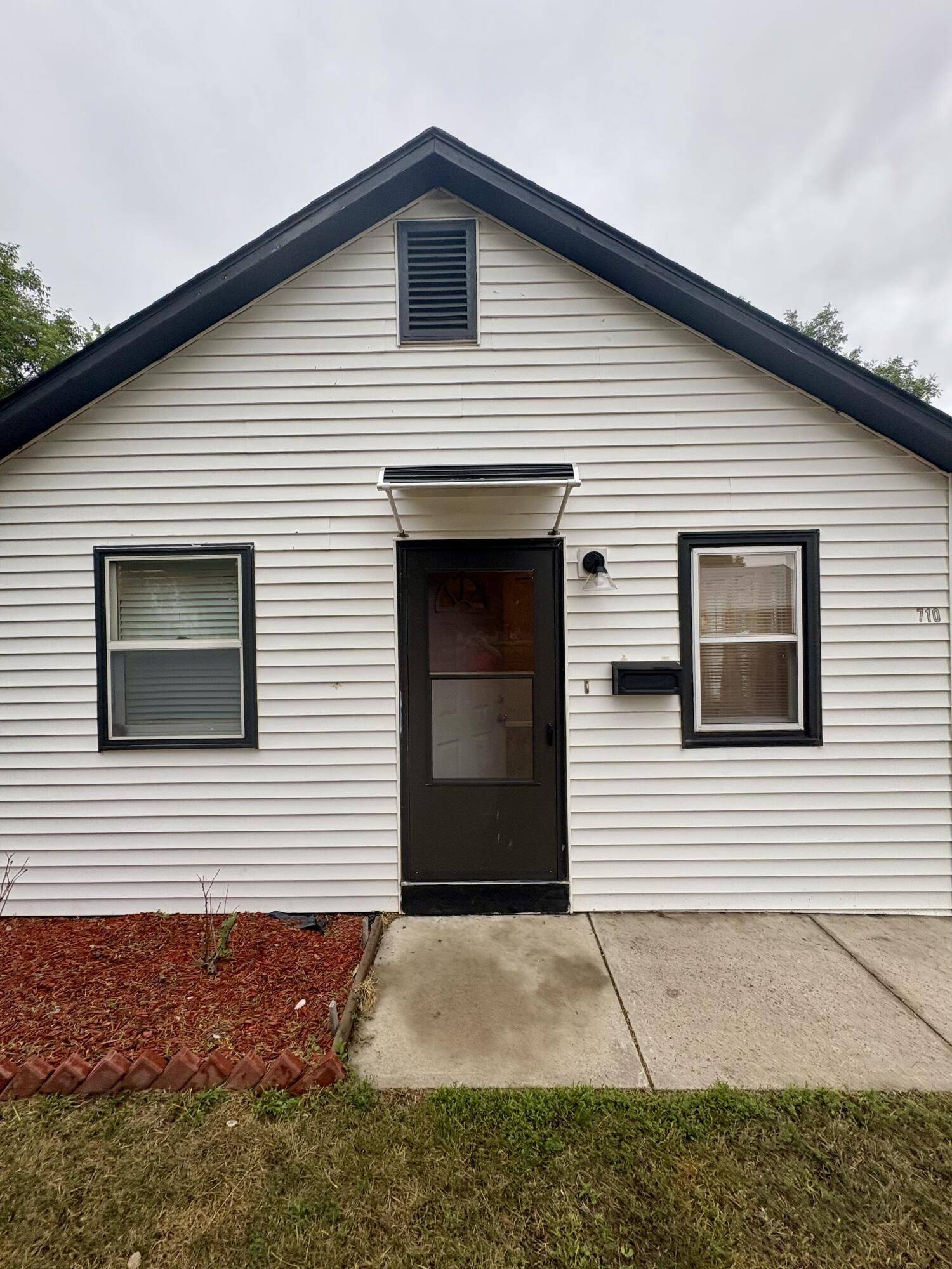 Mitchell, SD 57301,710 S Duff St