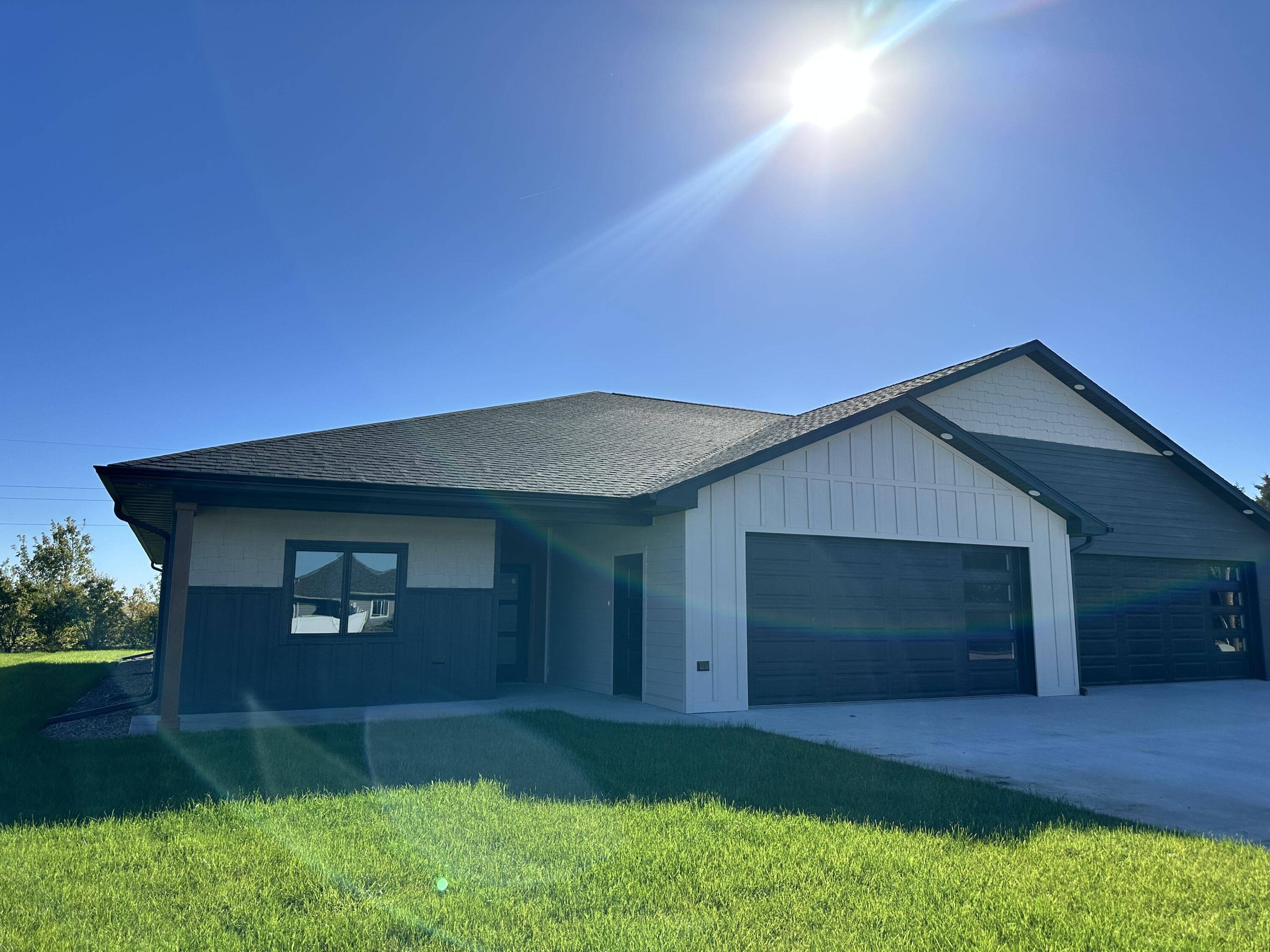 Mitchell, SD 57301,2802 Cottonwood Circle