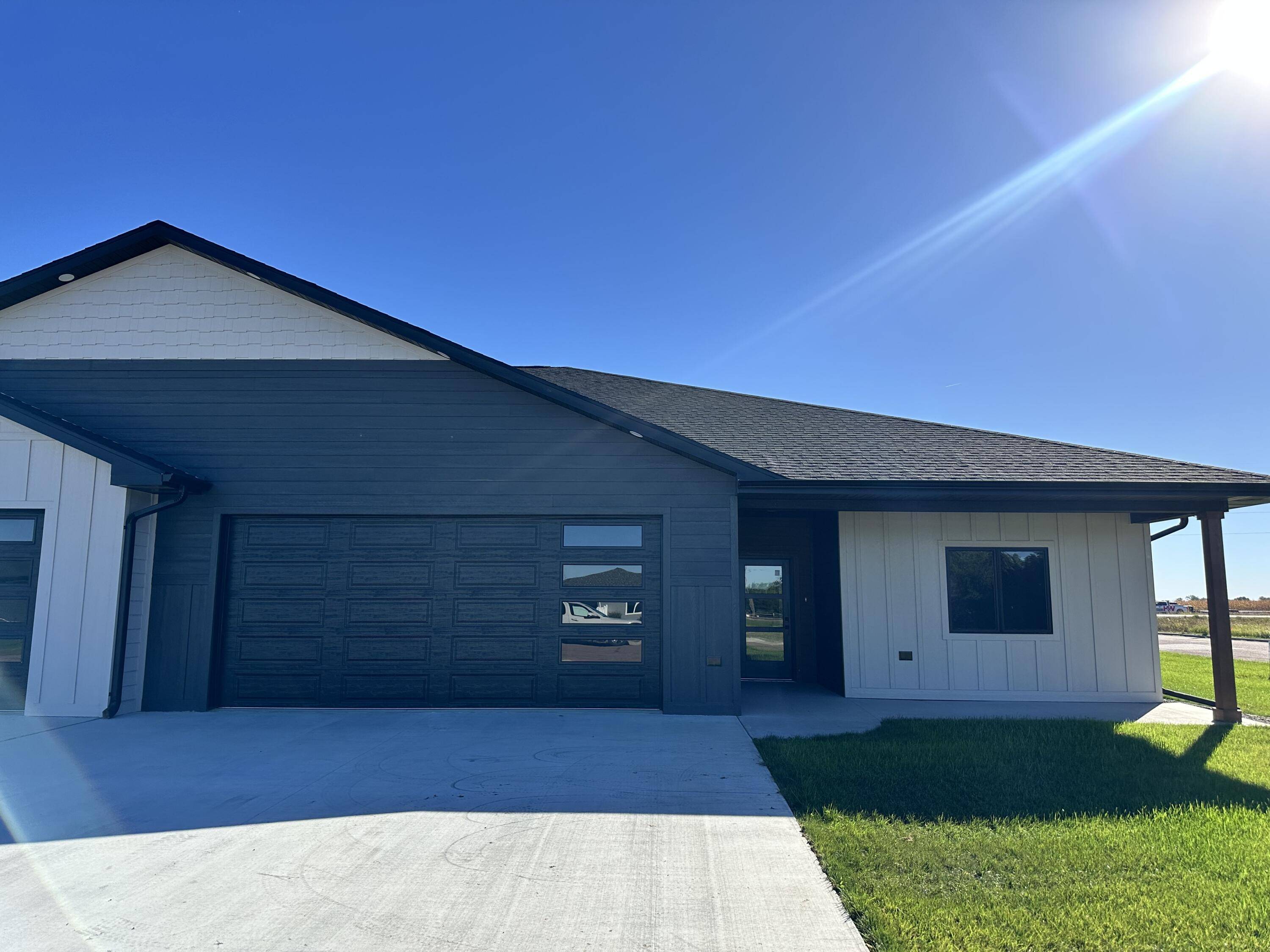 Mitchell, SD 57301,2800 Cottonwood Circle