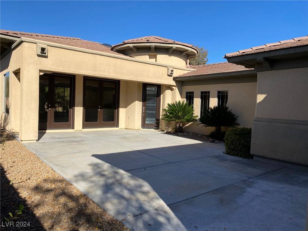 Henderson, NV 89052,4 CHATMOSS RD