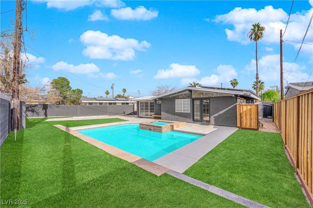 Las Vegas, NV 89107,709 Osprey CIR
