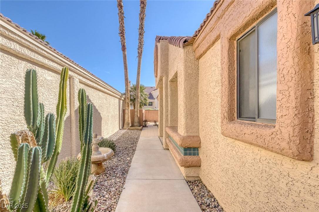 Las Vegas, NV 89149,5232 Crooked River CIR