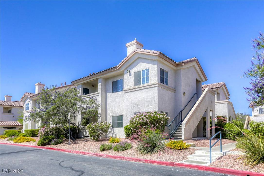 Las Vegas, NV 89128,2117 Echo Bay ST #102