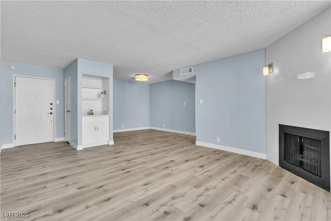 Las Vegas, NV 89169,725 N Royal Crest CIR #237