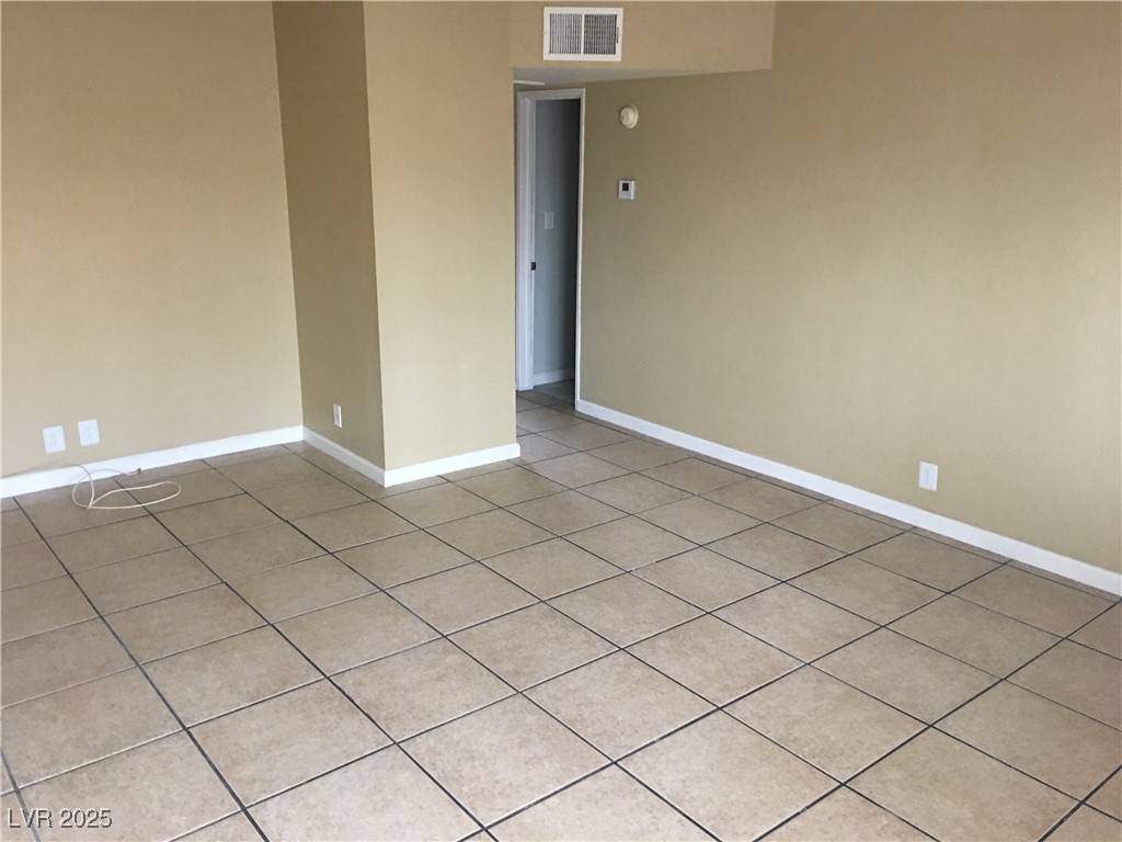 Las Vegas, NV 89108,5248 PEBBLE BEACH-D BLVD #D