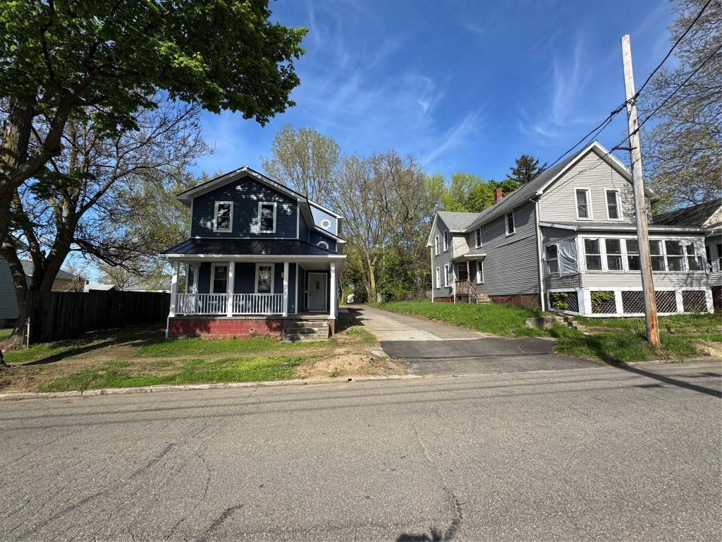 Erie, PA 16507,221 CHERRY ST