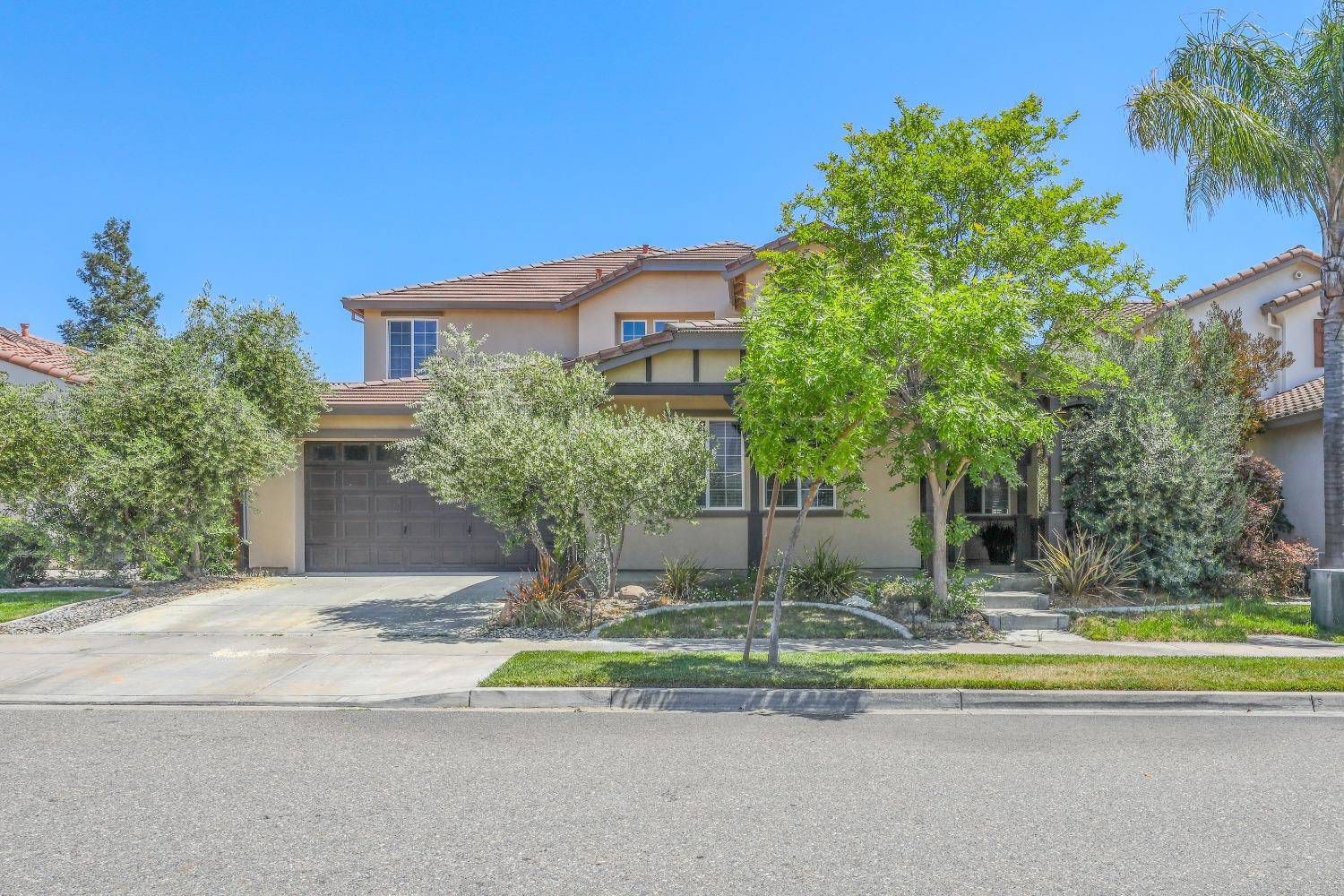 Oakdale, CA 95361,549 Fresian DR