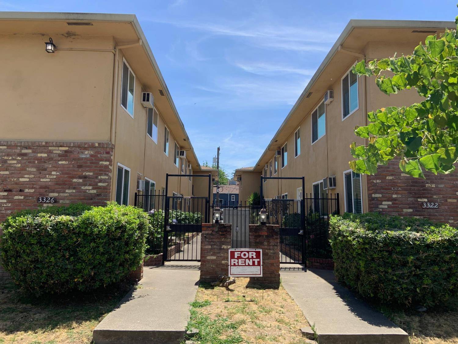 Sacramento, CA 95817,3322-3326 S Y ST