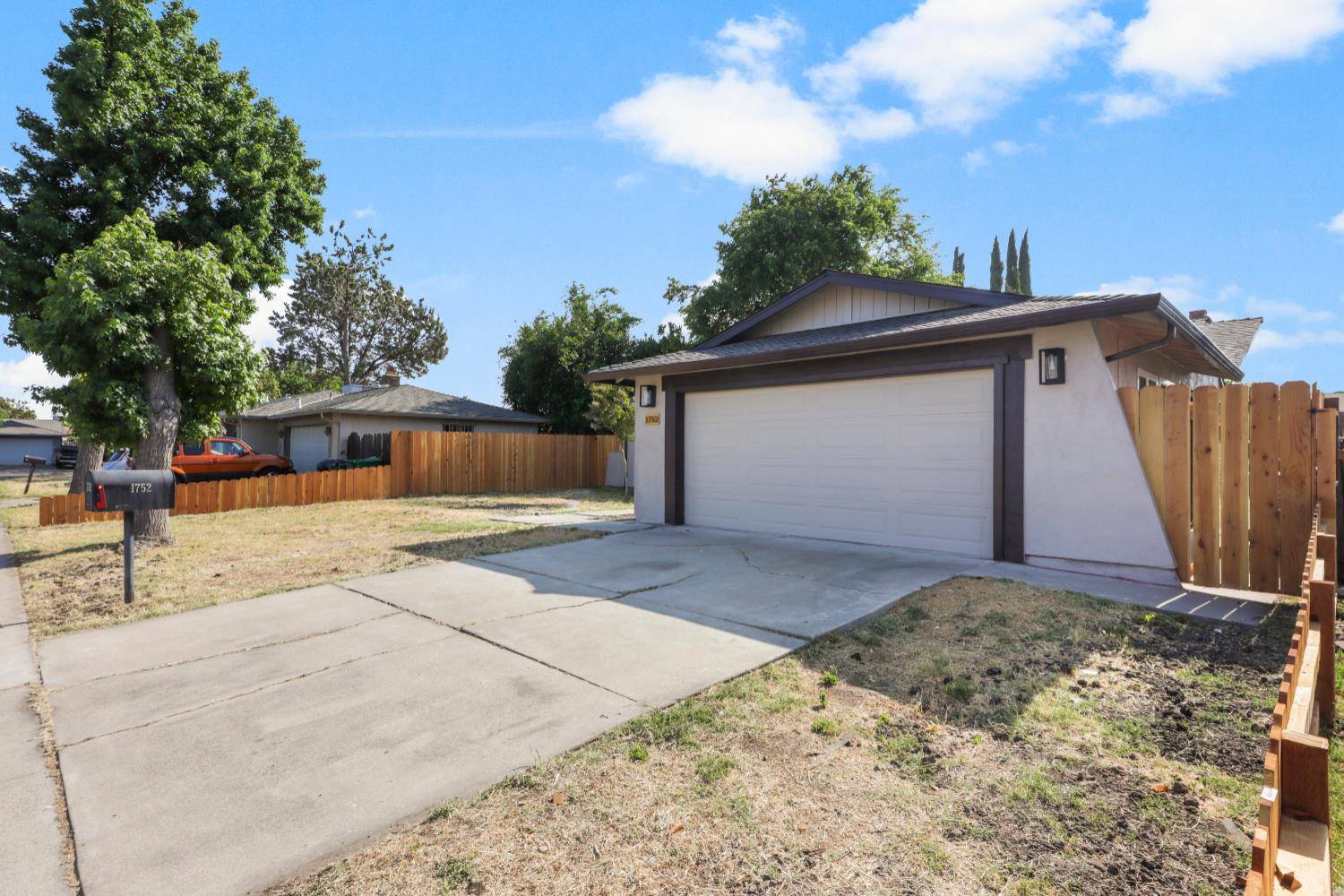 Stockton, CA 95210,1752 Crestwood CIR