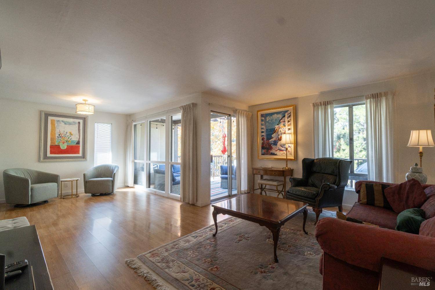 San Rafael, CA 94903,43 Forest LN