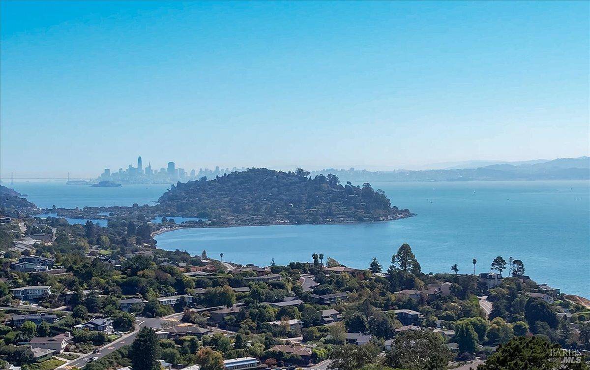 Tiburon, CA 94920,26 Redding CT