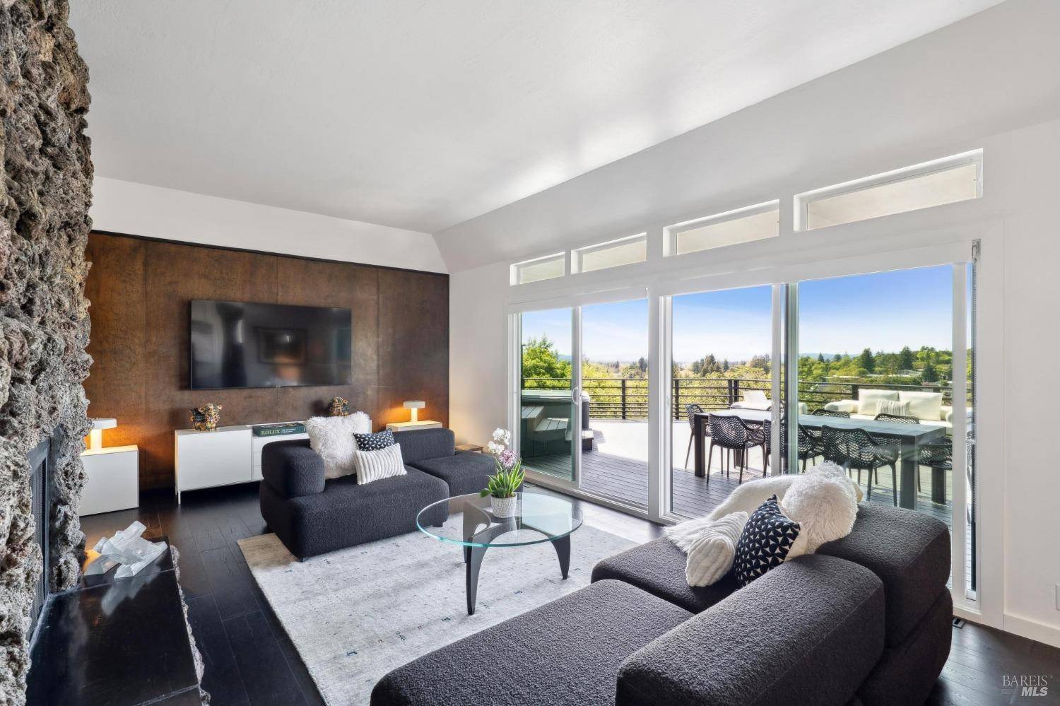 Santa Rosa, CA 95404,3485 Ridgeview DR