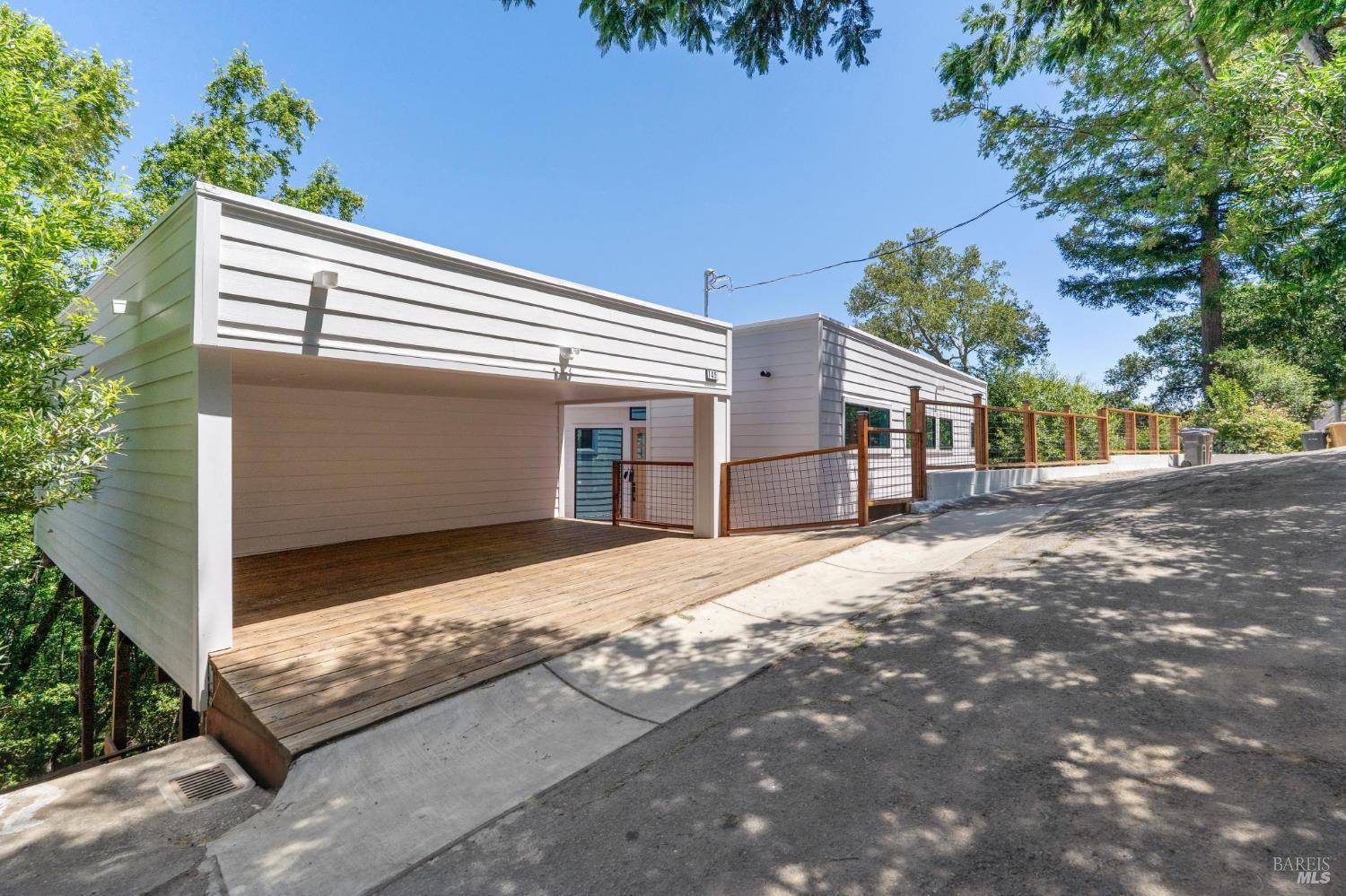 San Anselmo, CA 94960,745 Redwood RD