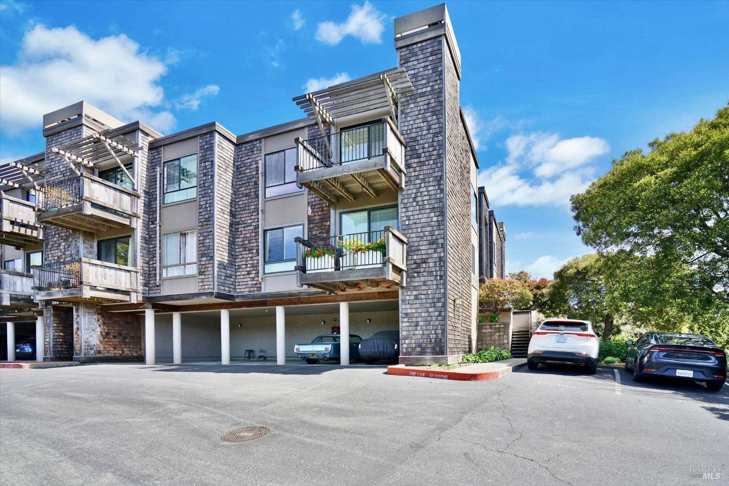 Mill Valley, CA 94941,600 Seaver DR