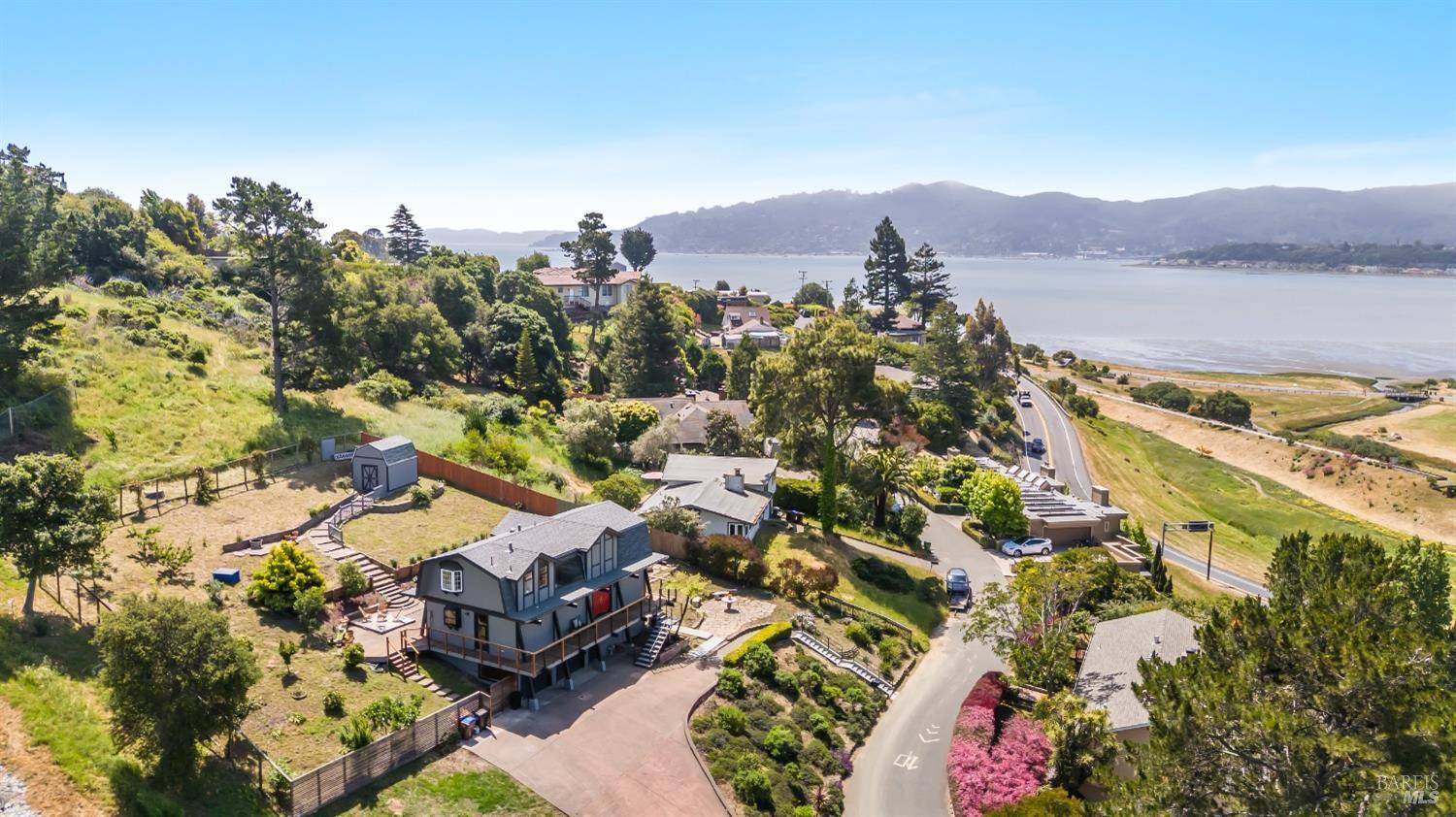 Tiburon, CA 94920,202 Trestle Glen TER