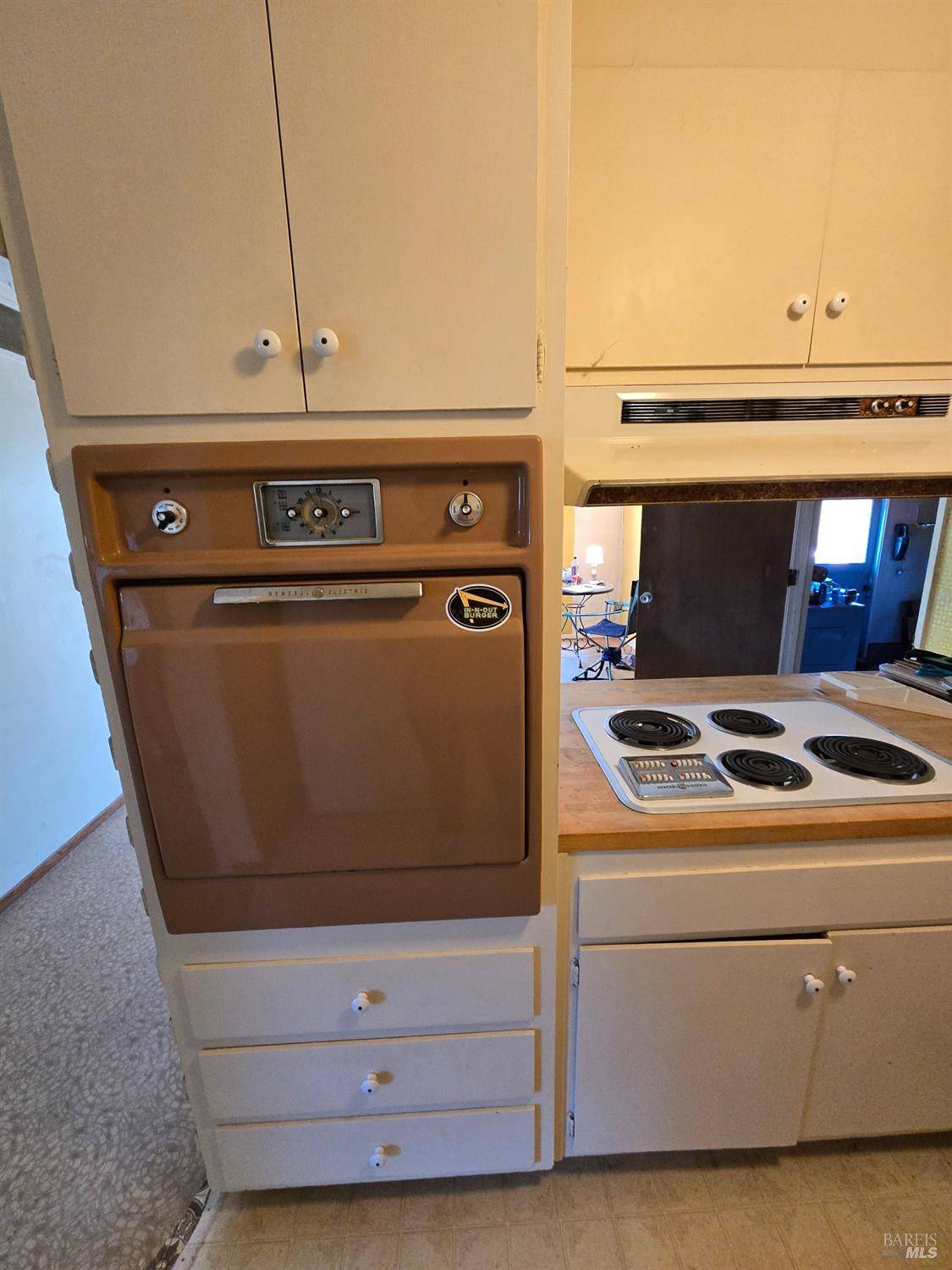 San Rafael, CA 94903,519 Tamarack DR