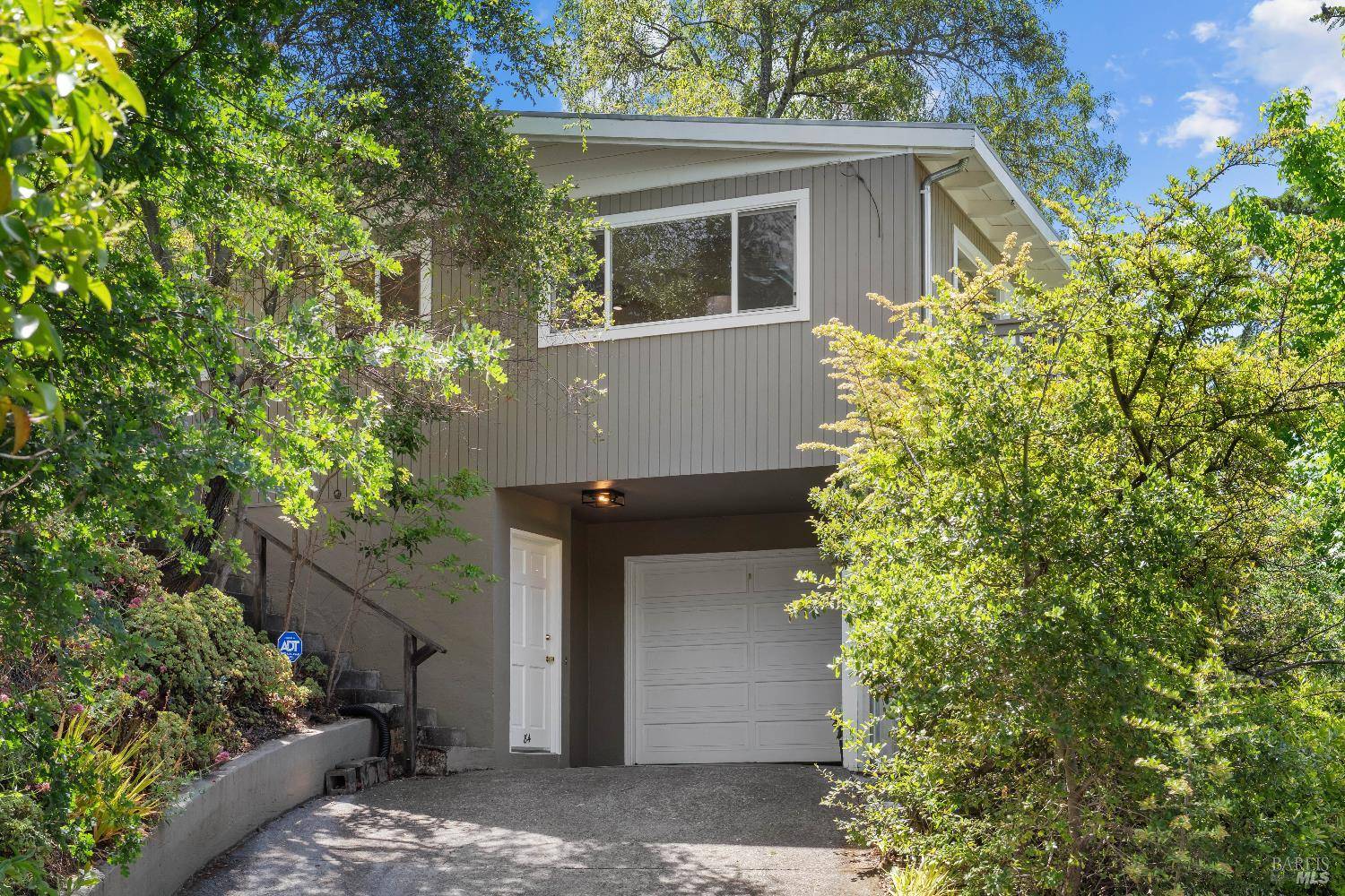 San Rafael, CA 94901,84 E Crescent DR