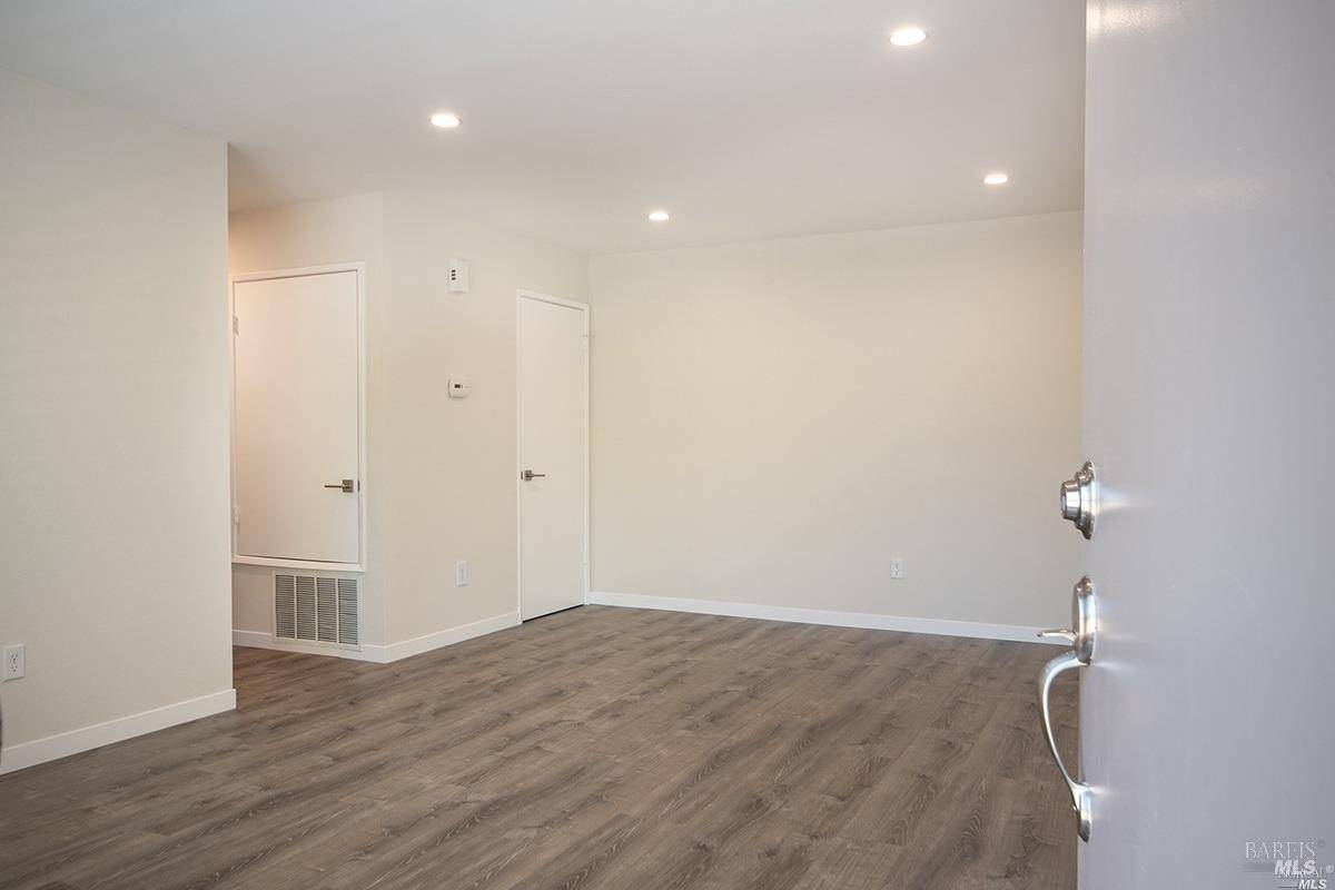 San Rafael, CA 94903,65 Wharf CIR