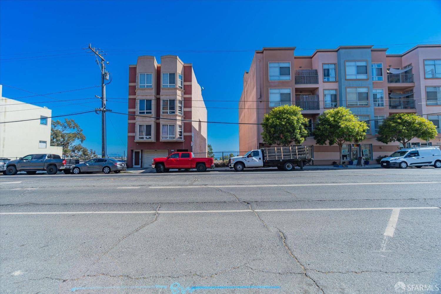 San Francisco, CA 94124,818 Innes AVE