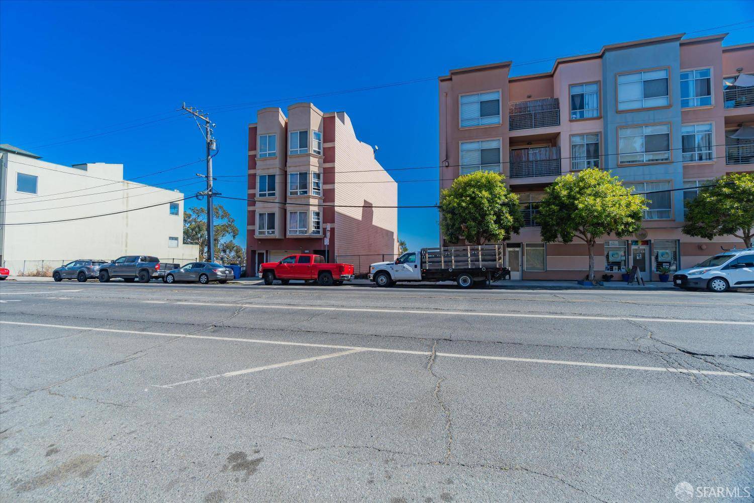 San Francisco, CA 94124,818 Innes AVE
