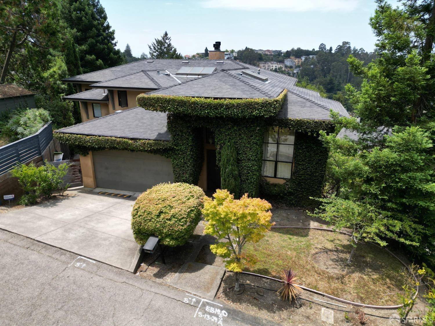 Oakland, CA 94611,123 Capricorn AVE