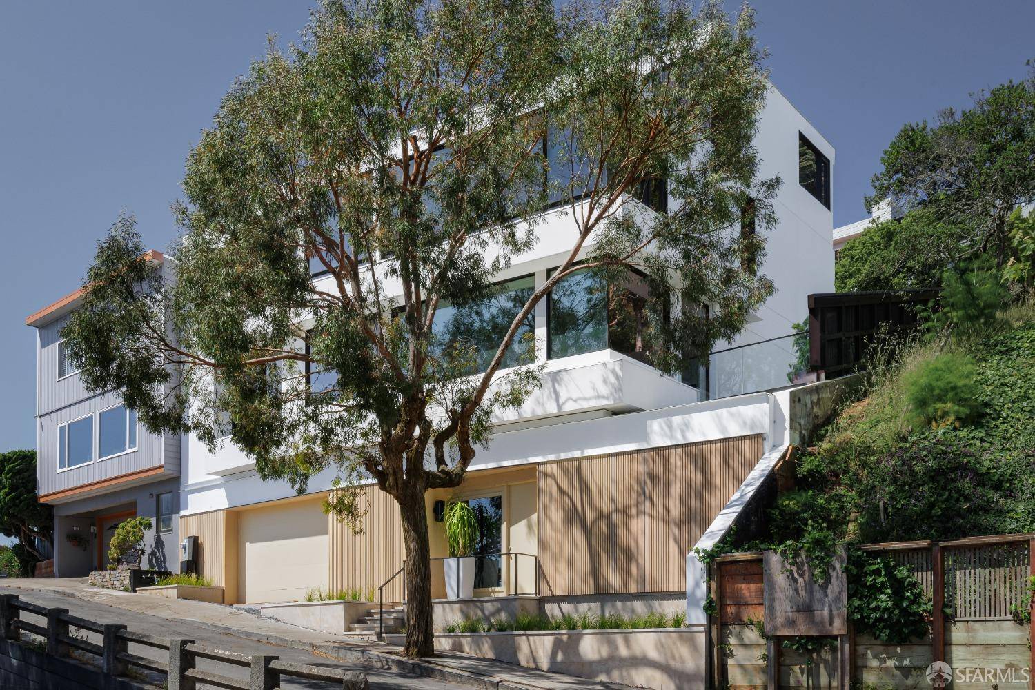 San Francisco, CA 94131,210 Laidley ST